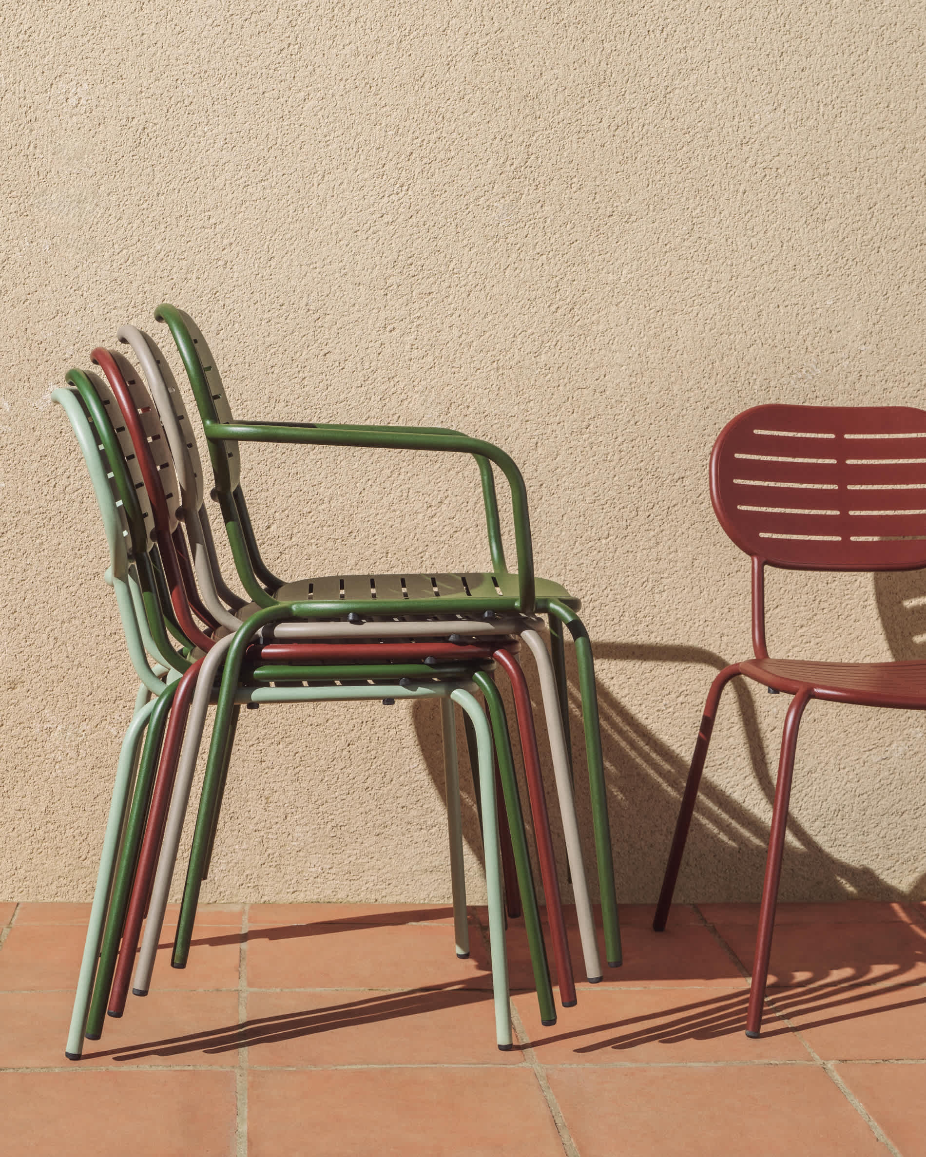 Brai stackable outdoor chair in taupe galvanised steel