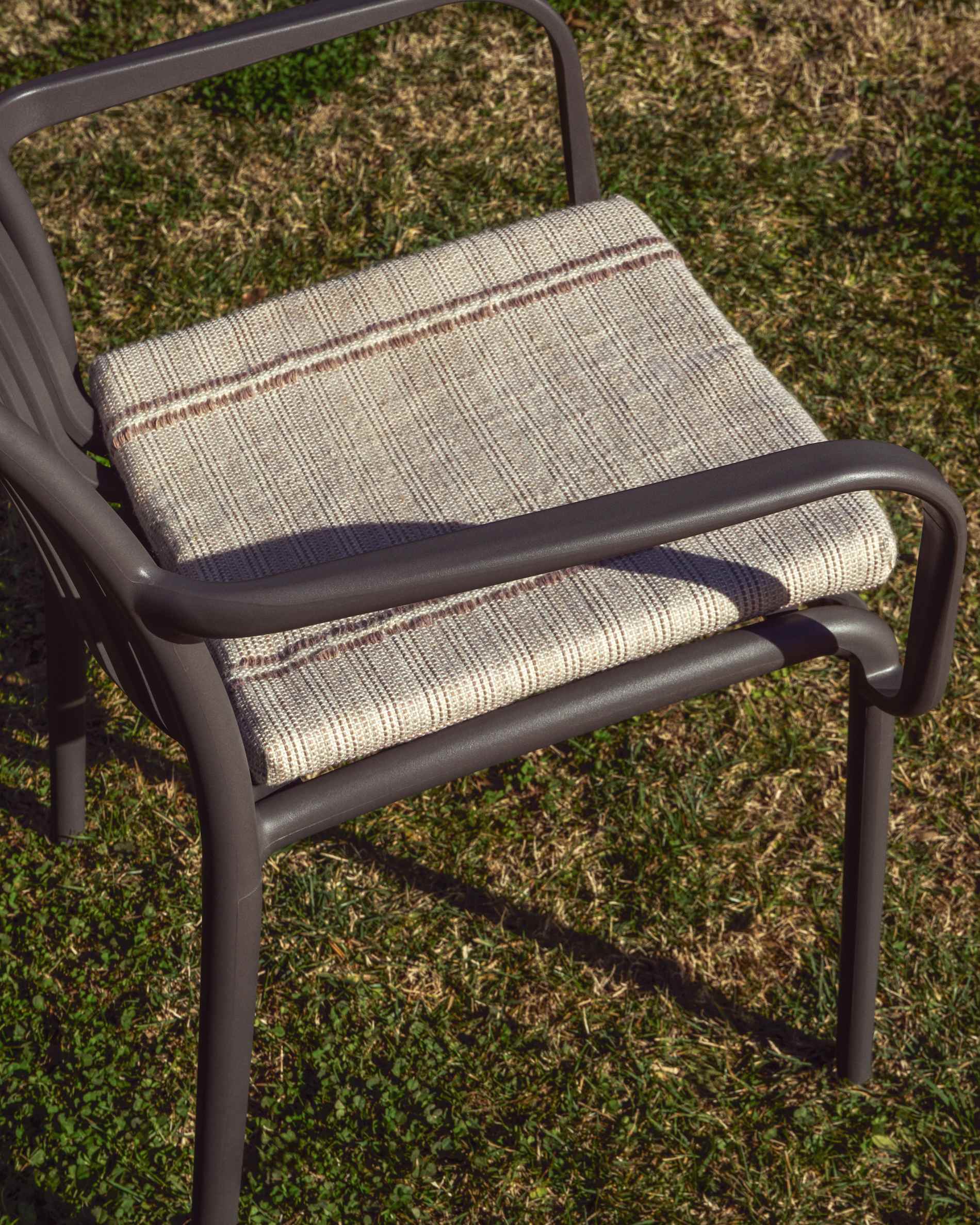 Isabellini stackable outdoor chair in graphite