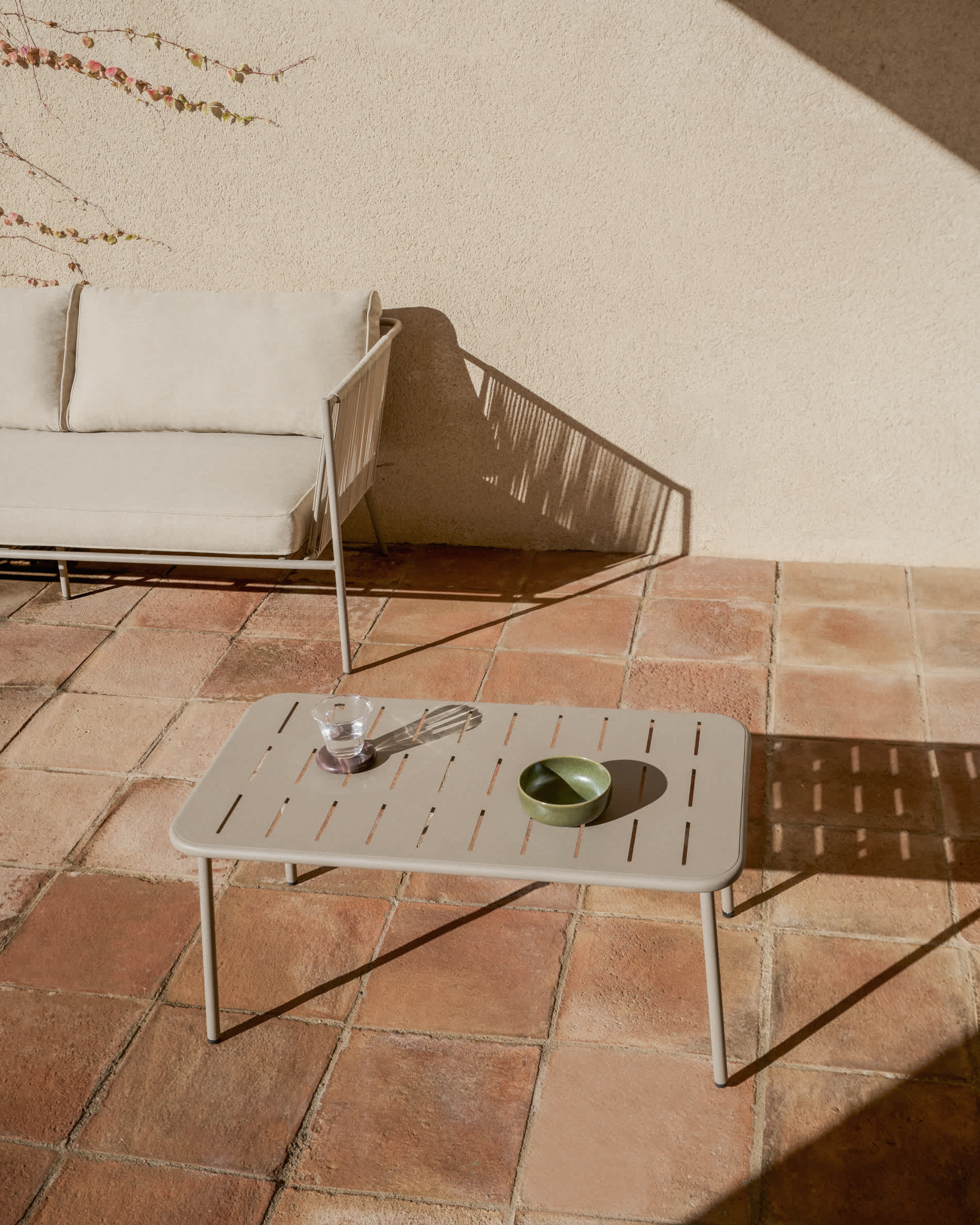 Zivia outdoor table in taupe galvanised steel 90 x 50cm