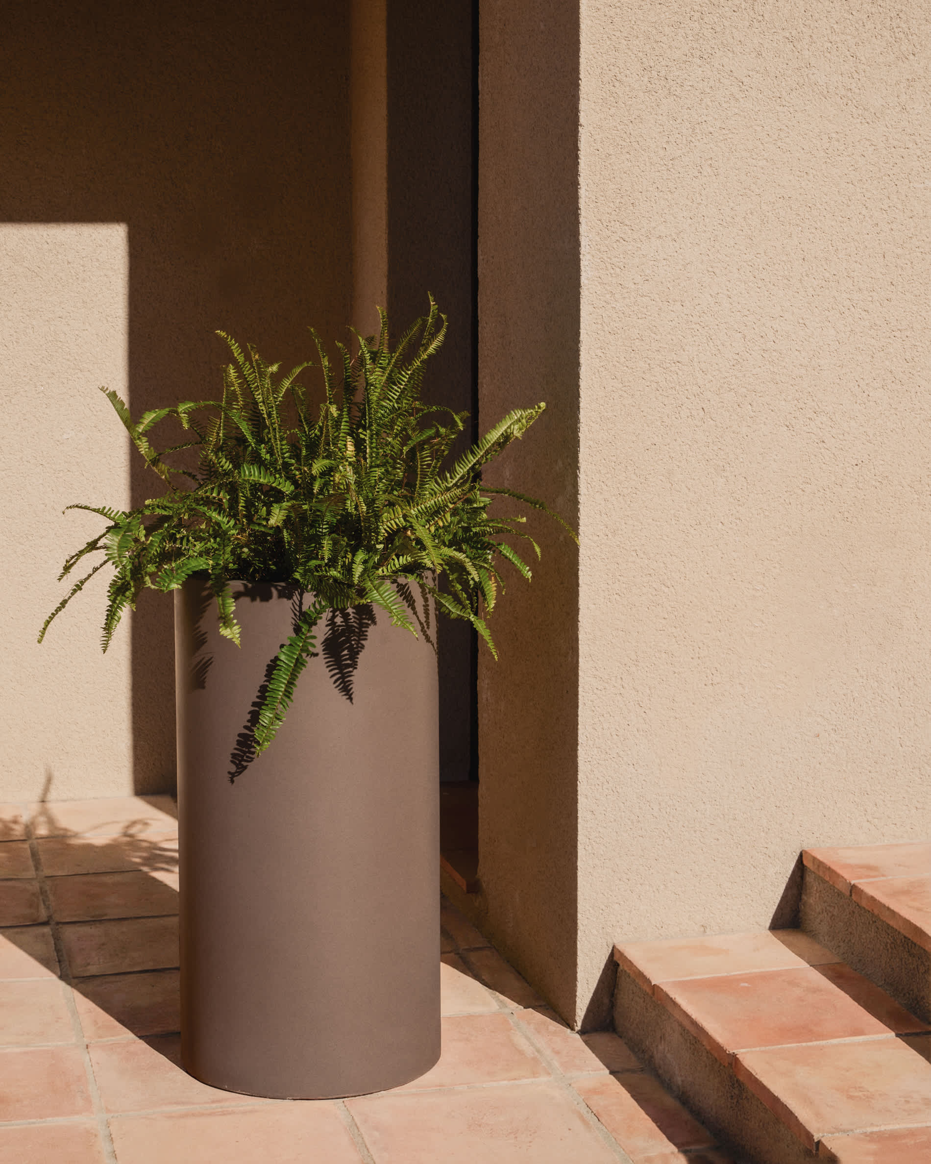 Aiguablava brown cement planter Ø 42cm