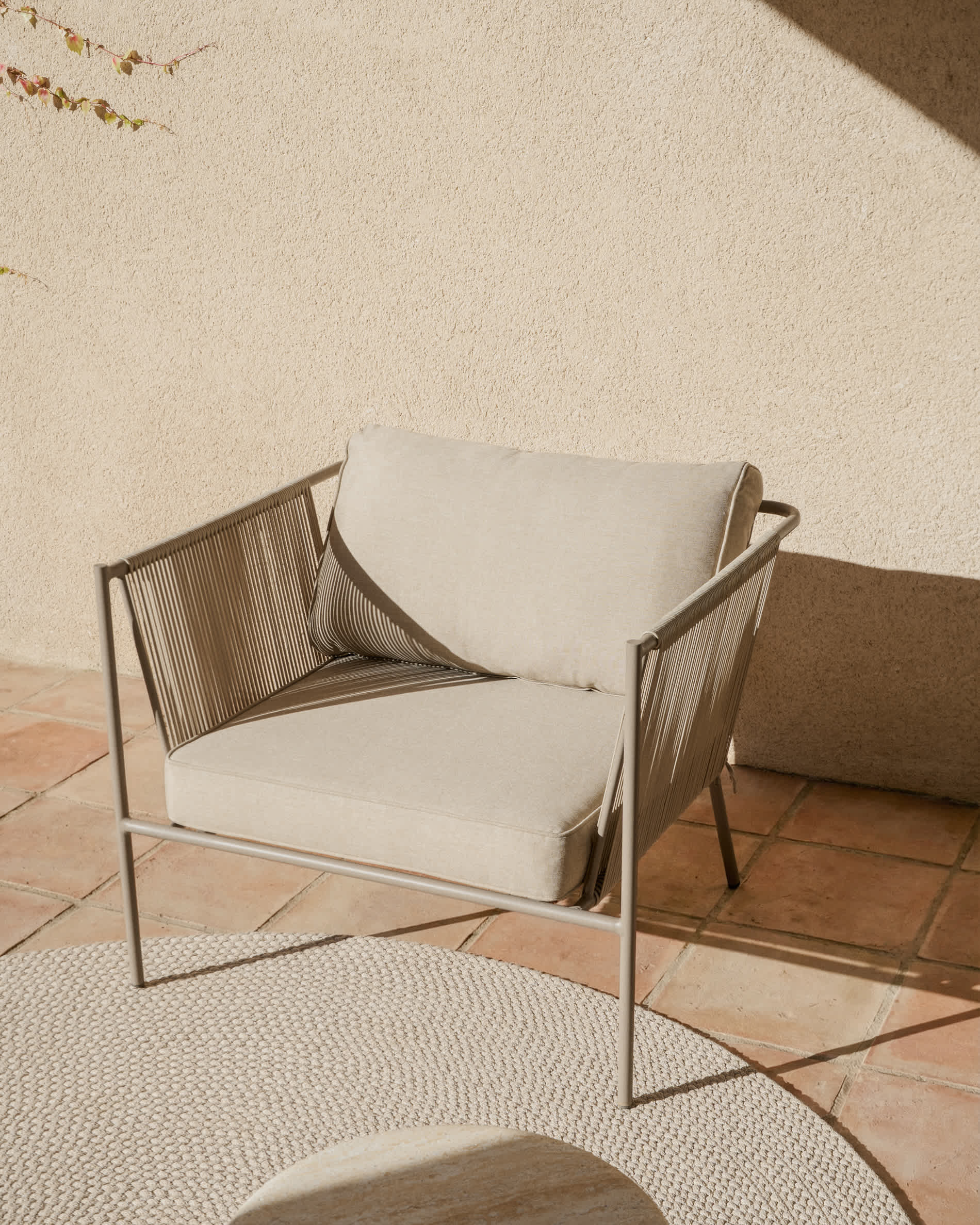 Zivia set with 2 armchairs in ecru rope cord and taupe galvanised steel and table in taupe galvanised steel 90 x 50 cm