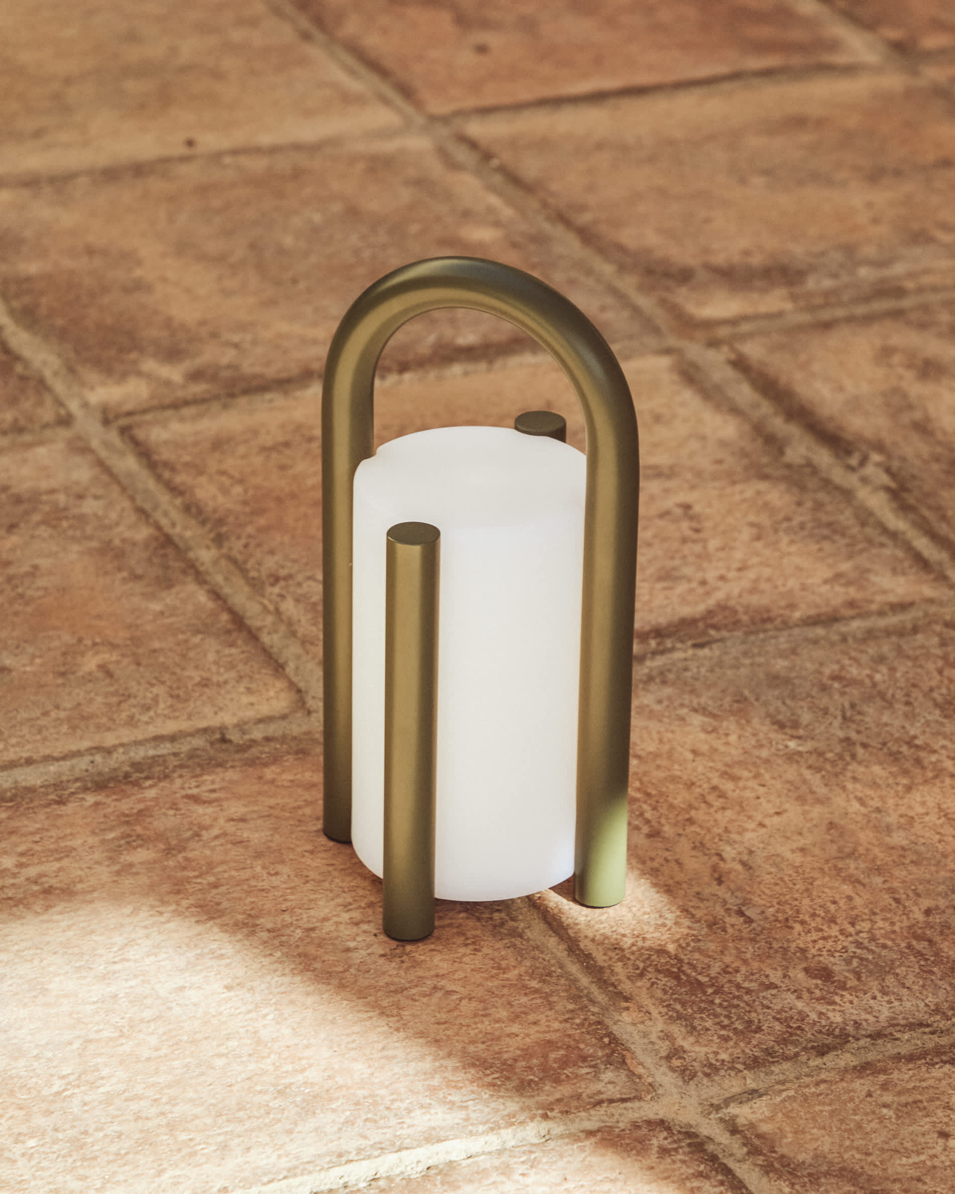 Leros small portable table lamp in green polyethylene and steel