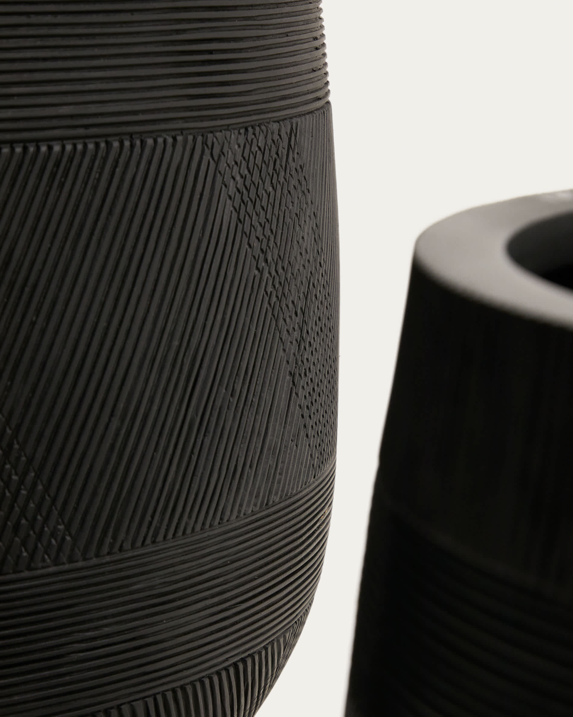 Tival set of 2 black cement-effect planters Ø 50cm/Ø 34cm