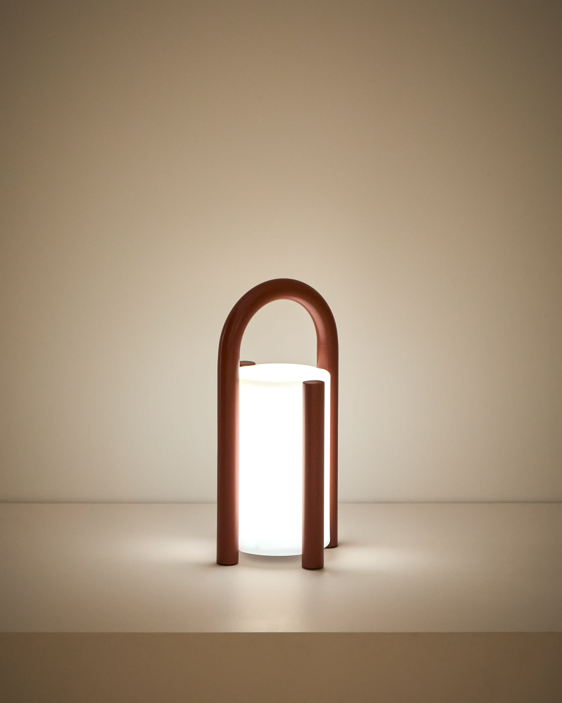 Leros small portable table lamp in terracotta polyethylene and steel