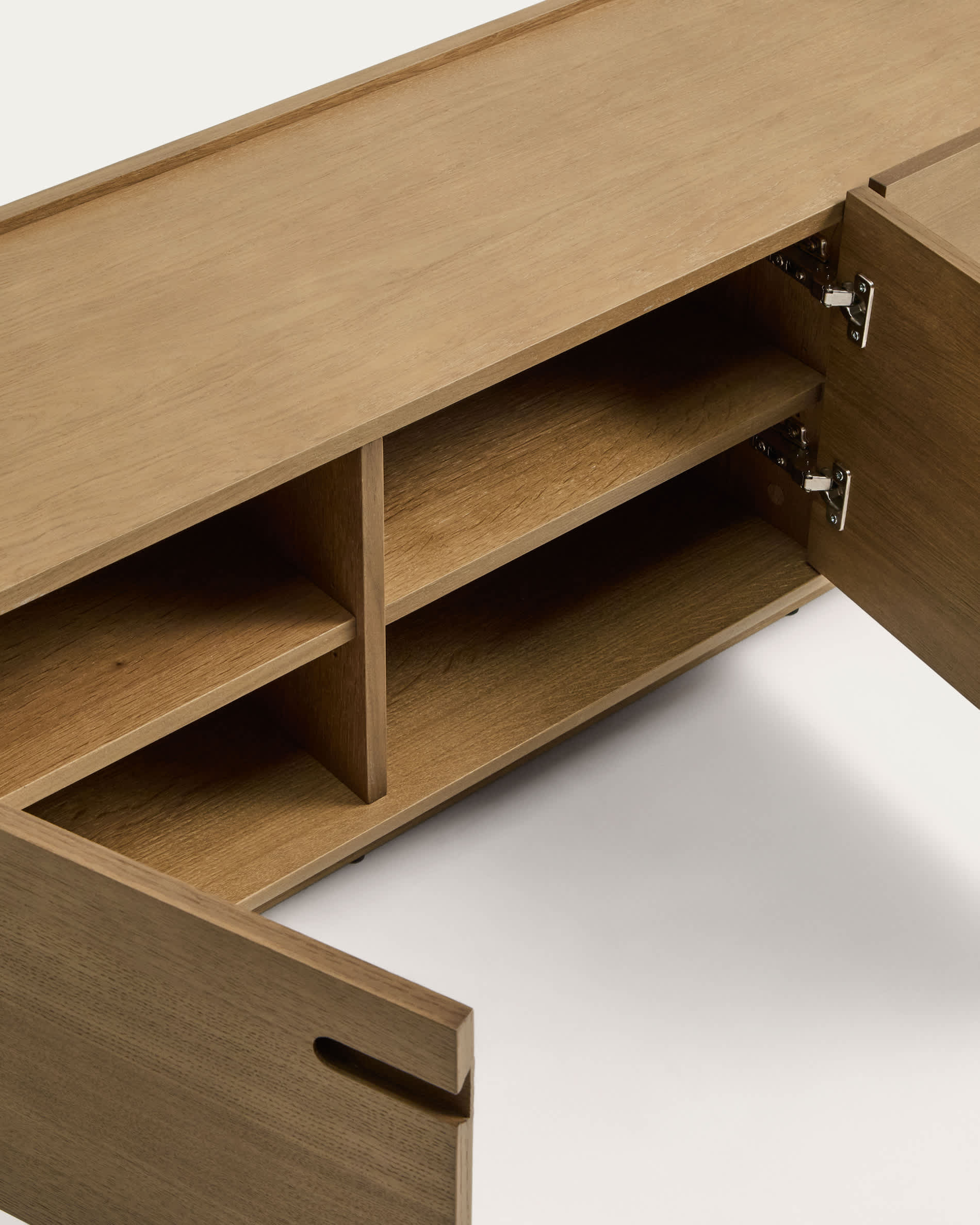 Arelida TV stand made of oak veneer and solid oak wood with light brown finish 200 x 44 cm FSC Mix Credit