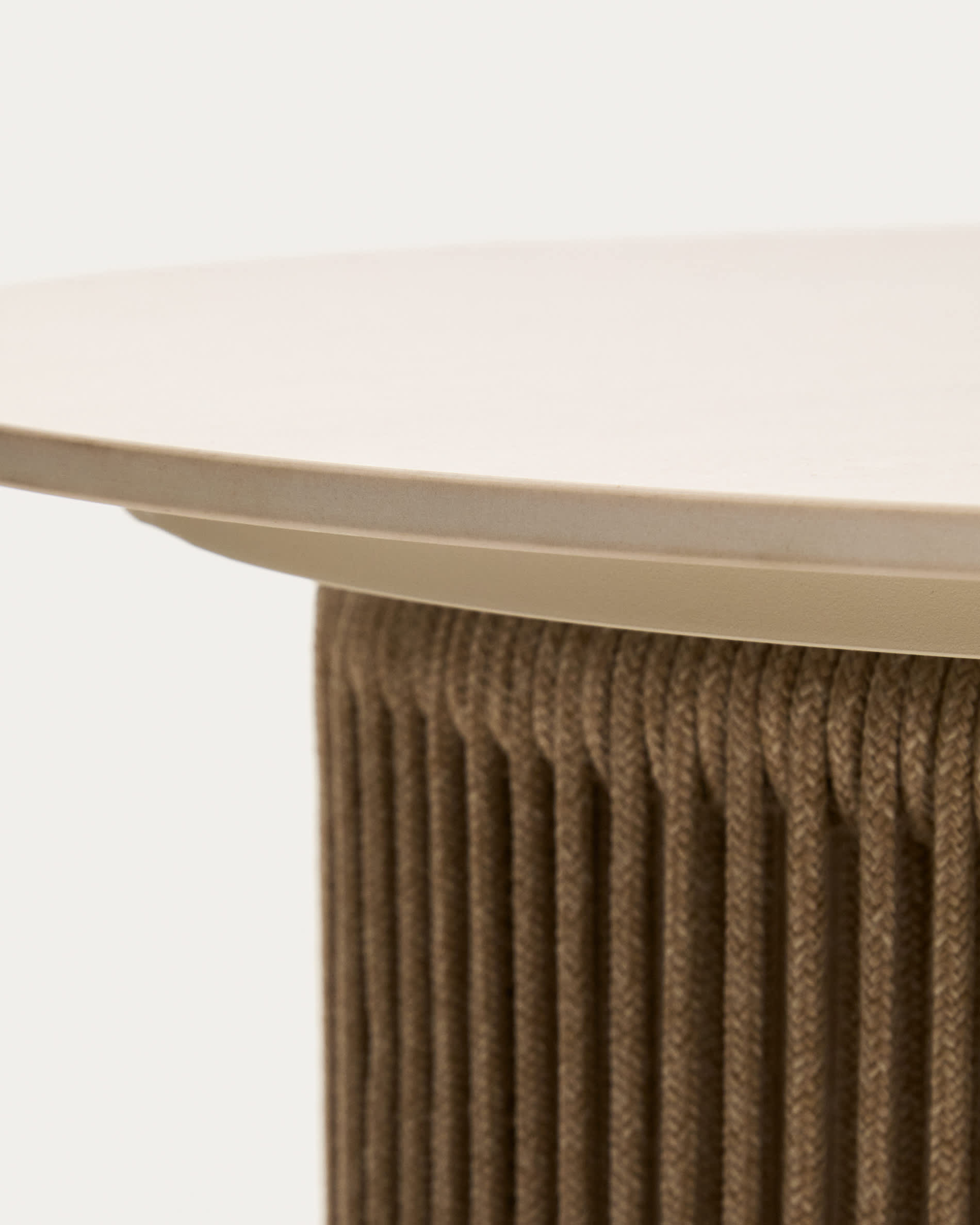Orosei outdoor side table in sintered stone, aluminium and ecru rope Ø 55 cm