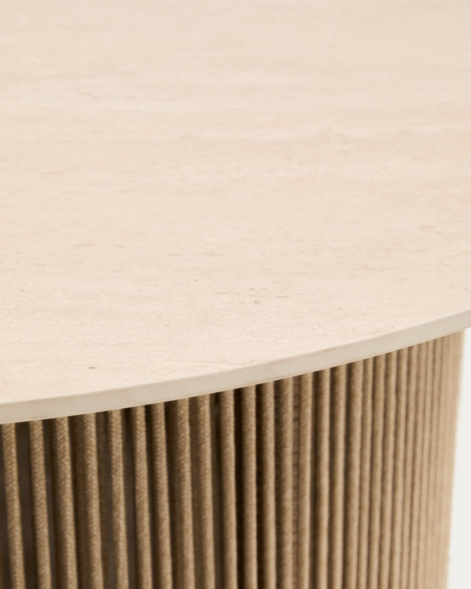 Orosei outdoor coffee table in sintered stone, ecru aluminium and beige rope Ø 90 cm