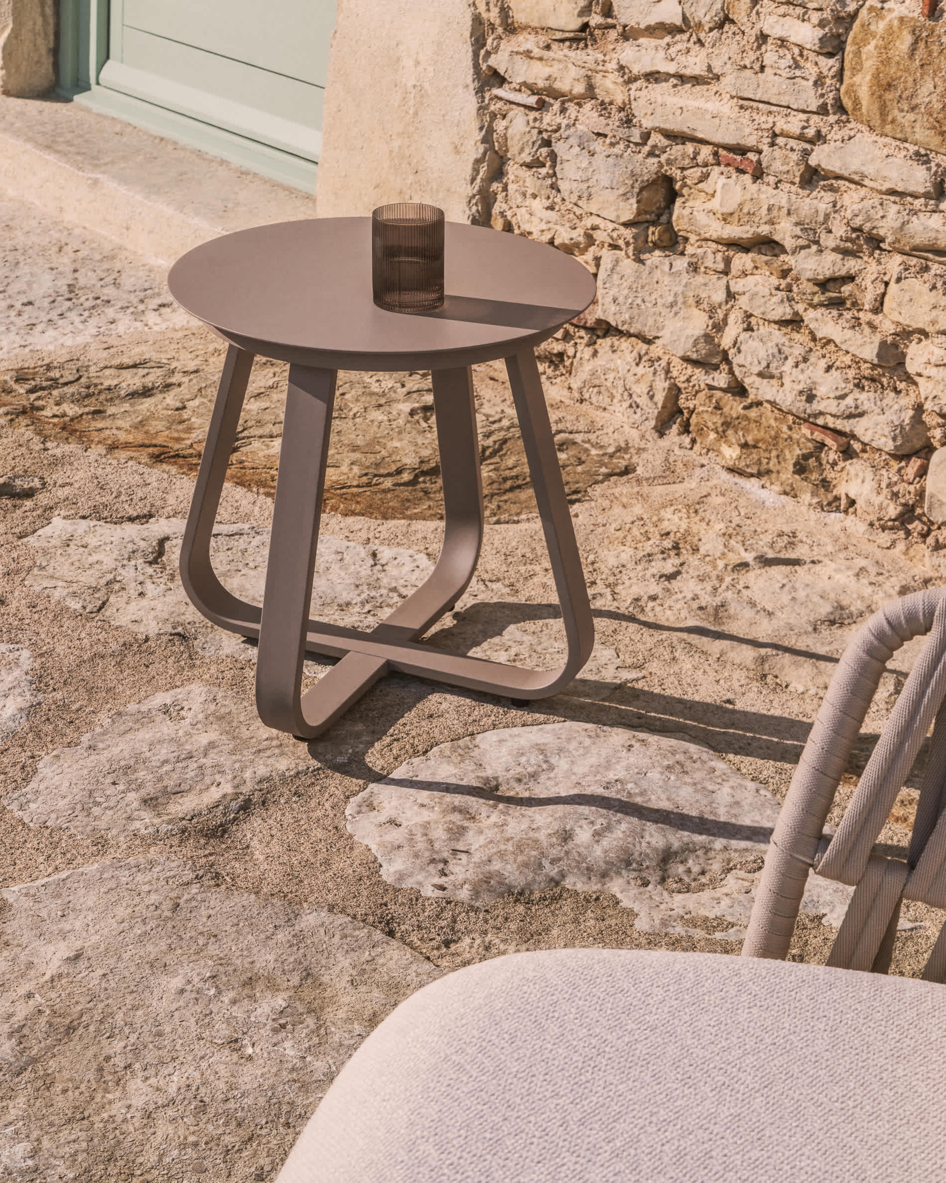 Tamaris taupe aluminium outdoor side table Ø48cm