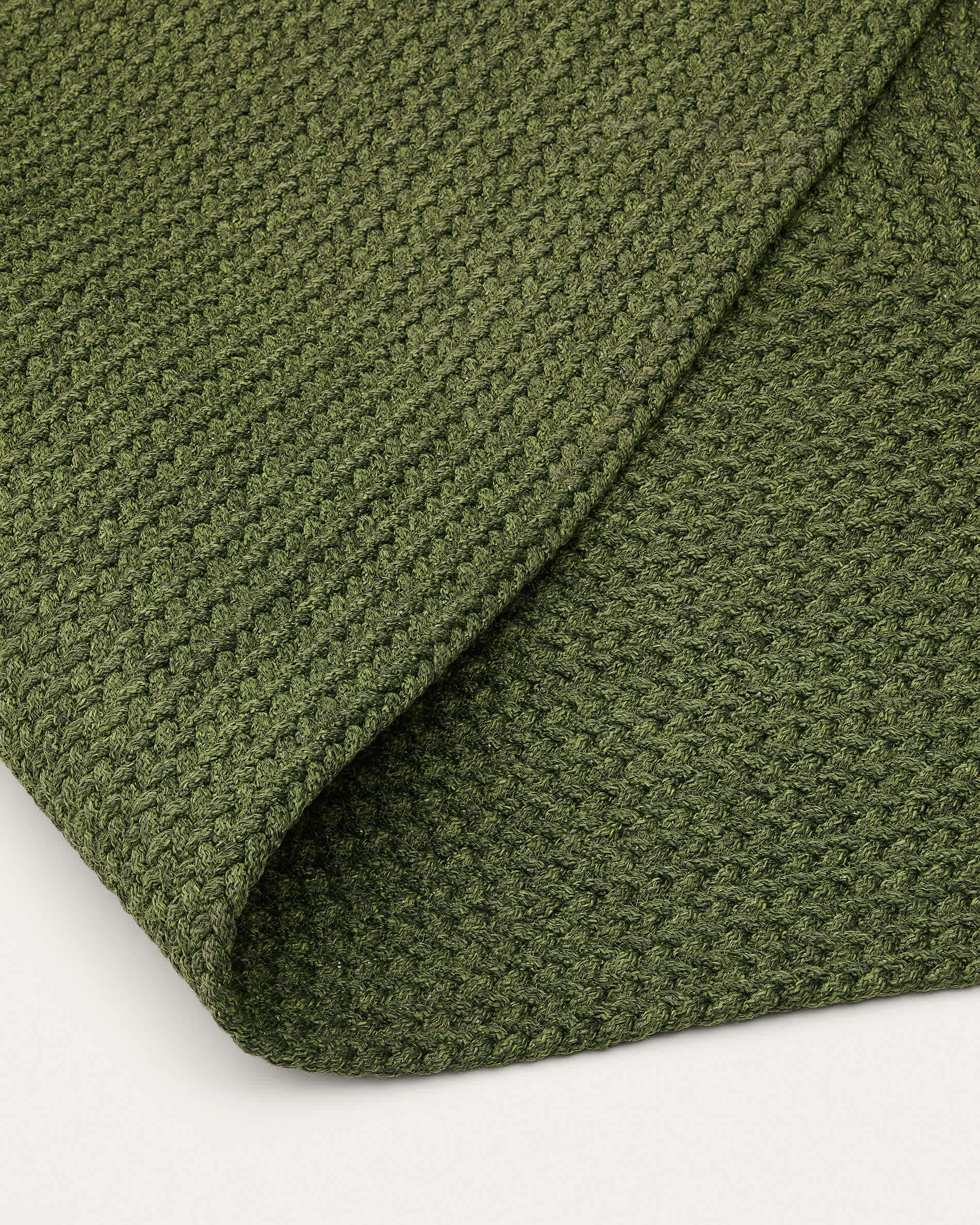 Despas green synthetic fibre rug 200 x 300cm