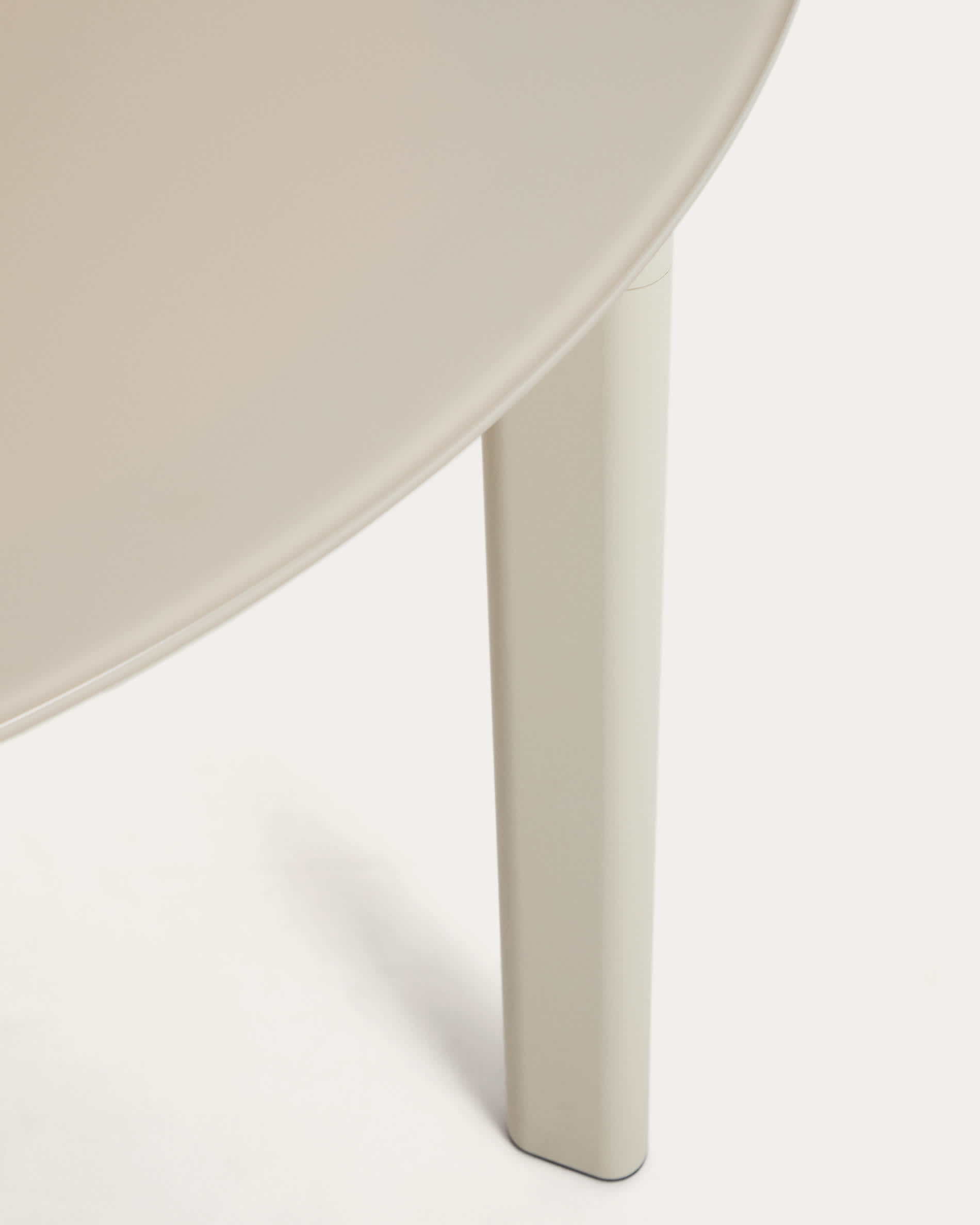 Erice oval table in aluminium and ecru tempered glass 180 x 90 cm