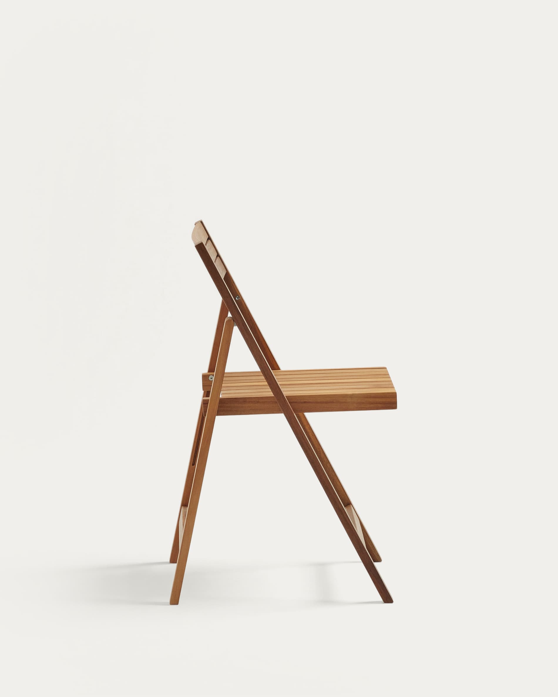 Sadirar folding outdoor chair made from solid acacia wood FSC 100%