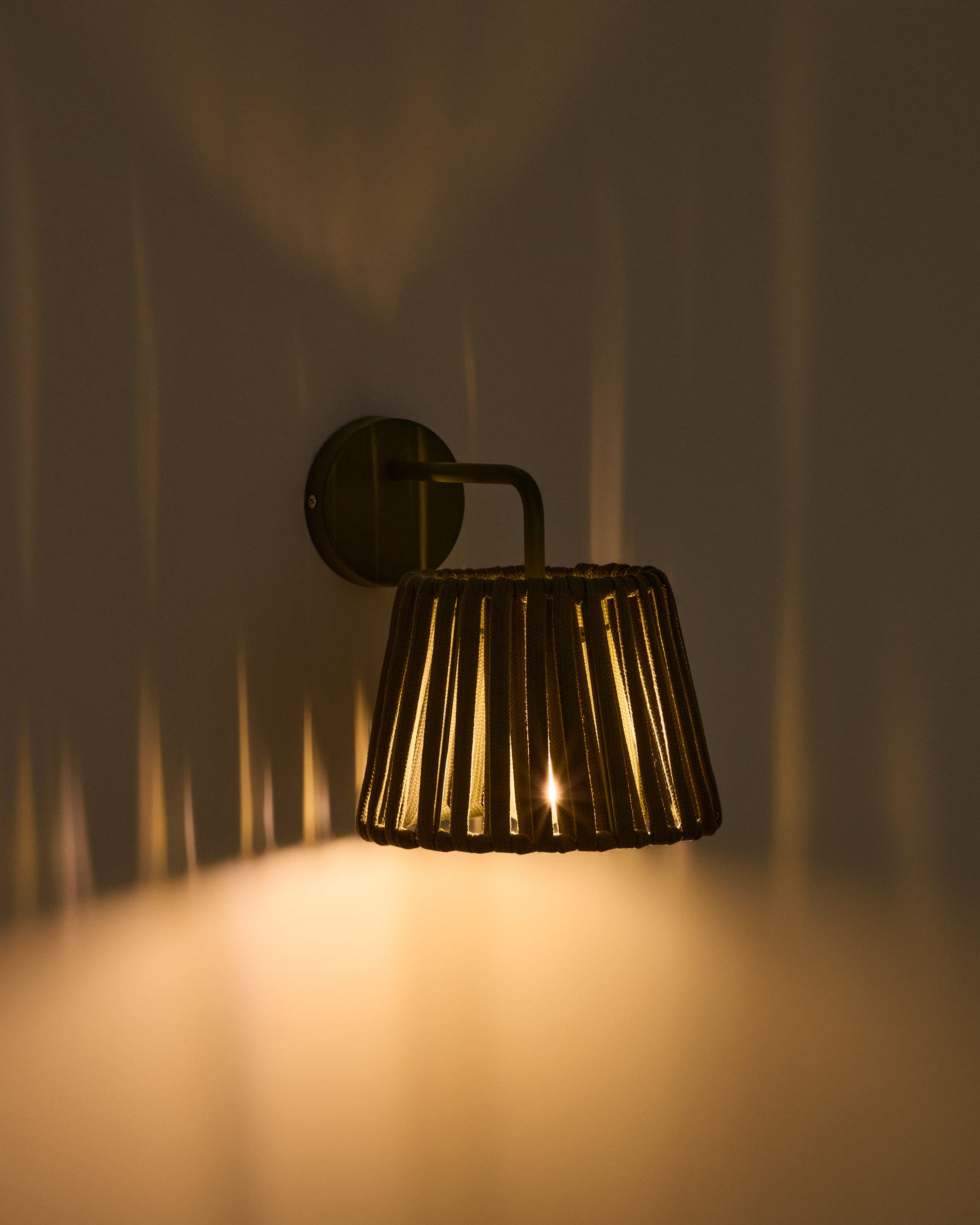 Aldet green outdoor wall light in flat rope cord and metal