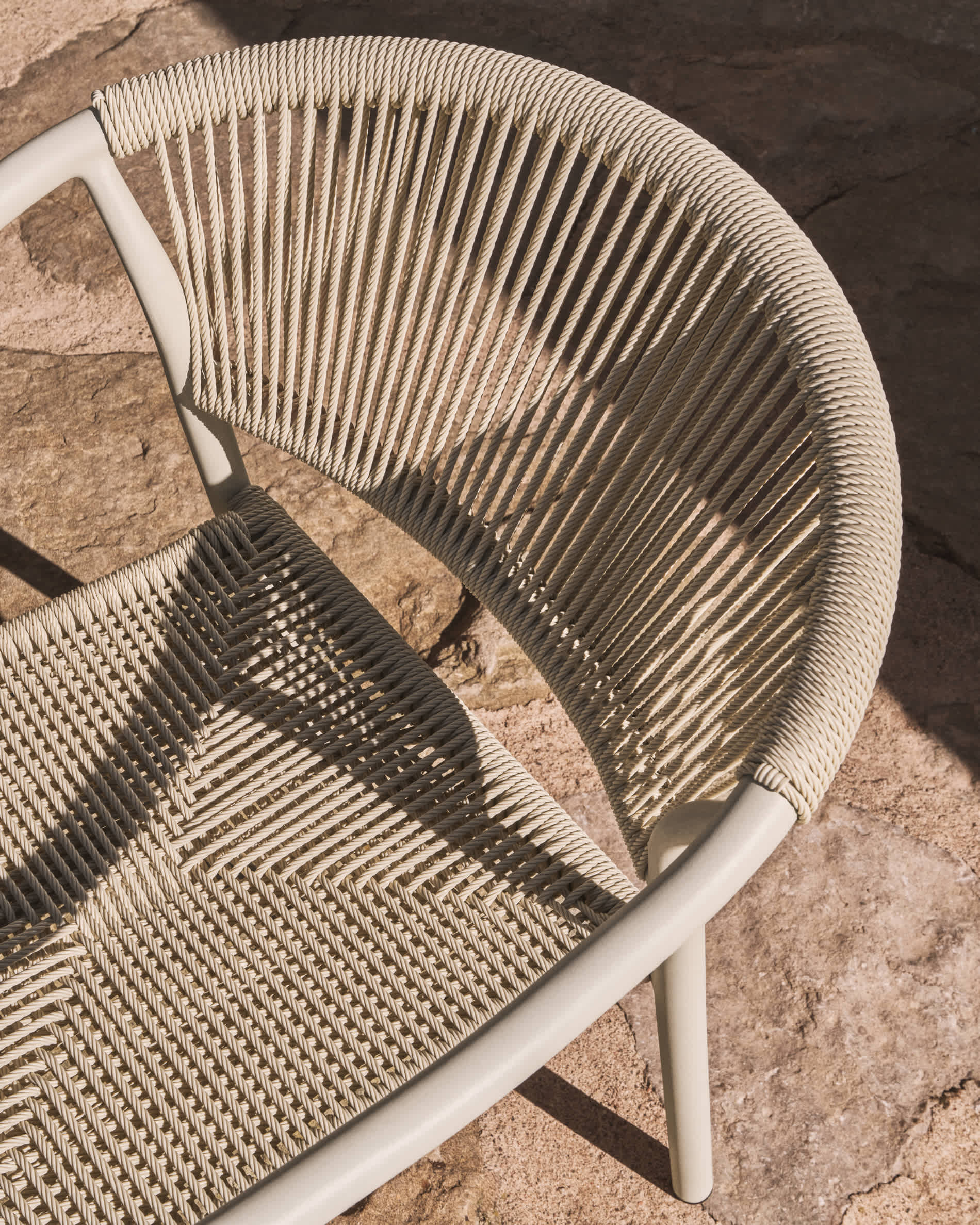 Livadia stackable outdoor chair in ecru aluminium