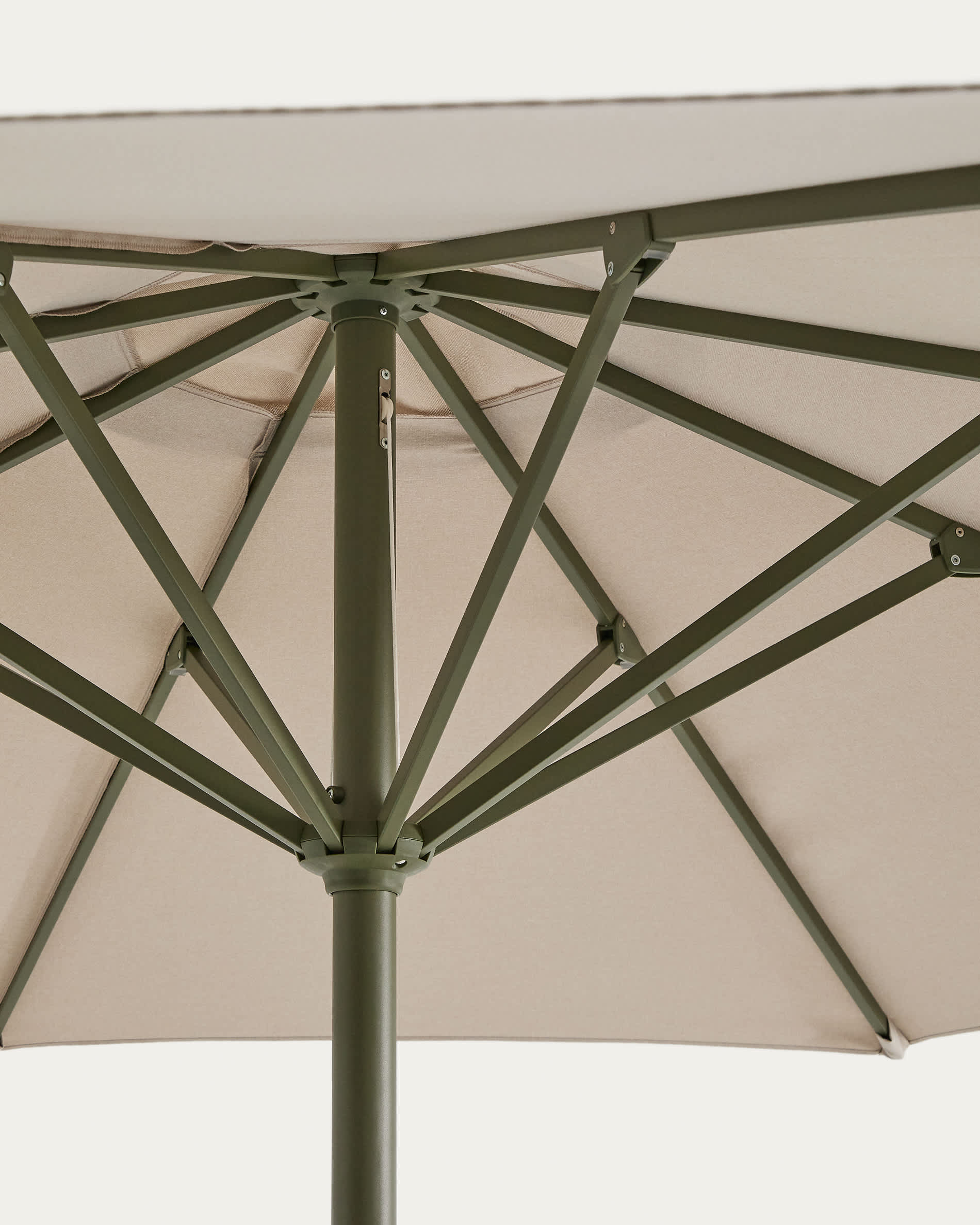 Milna beige parasol with central pole and green steel structure Ø300cm
