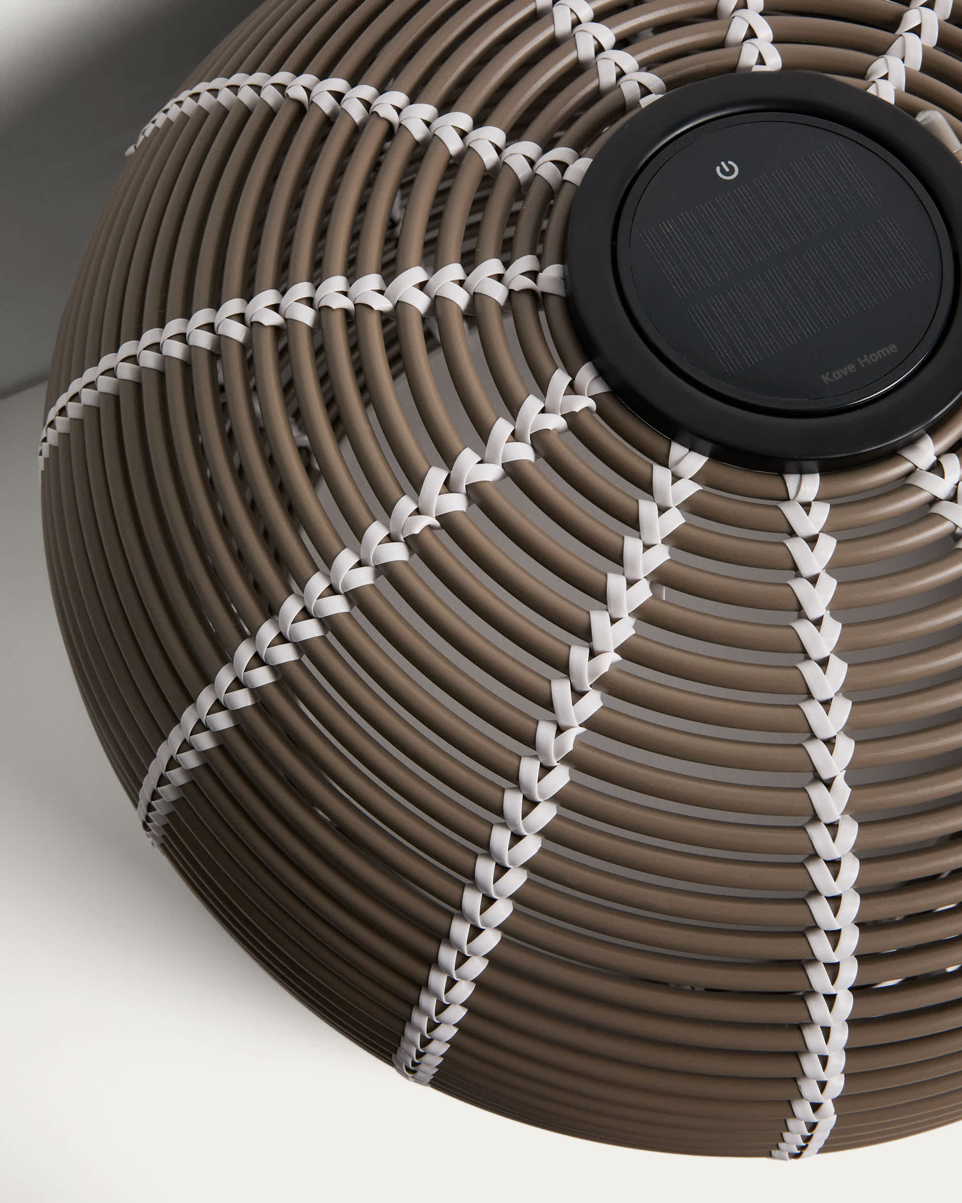 Garoina outdoor solar LED table lamp in taupe synthetic rattan Ø50cm