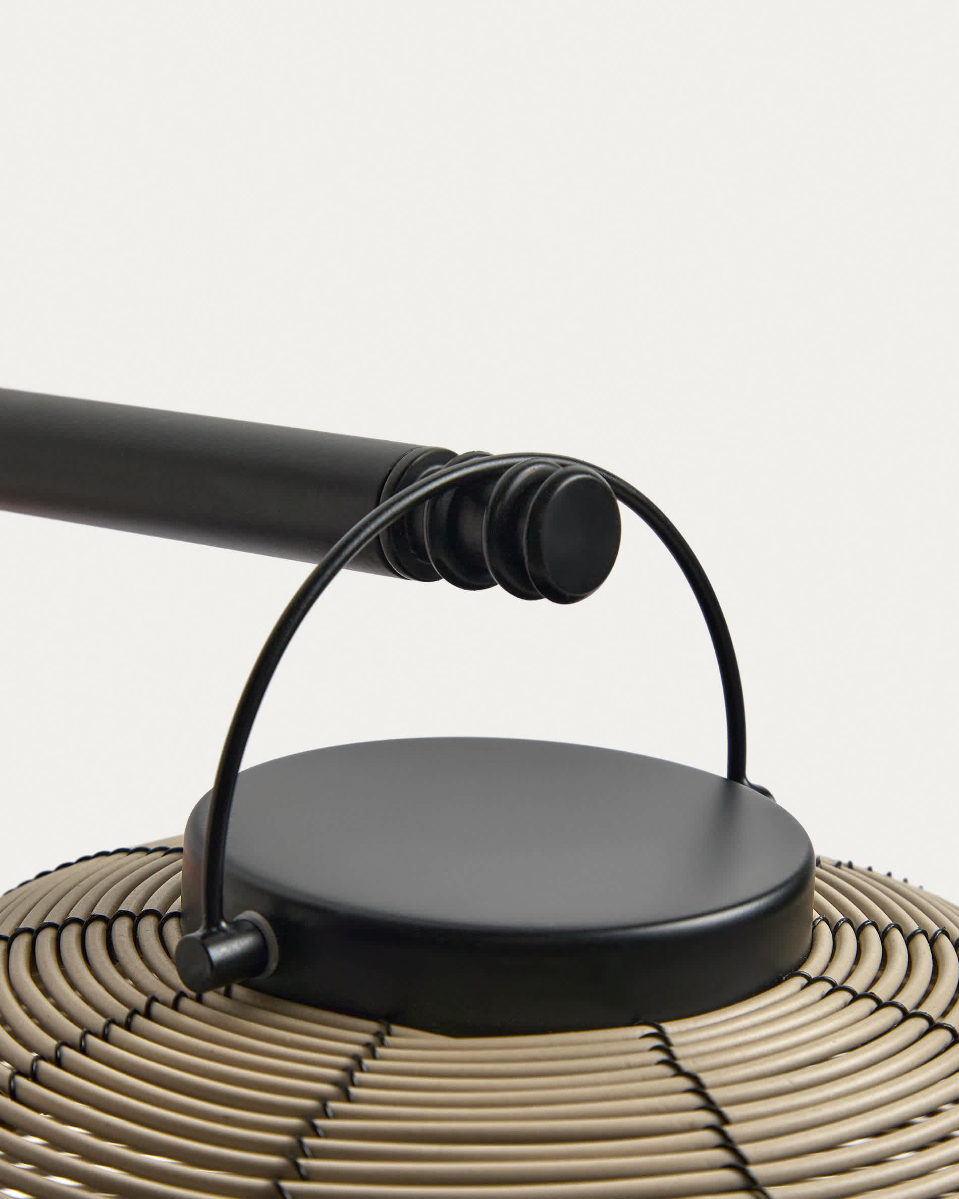 Nali metal wall bracket for portable lamps with black painted finish