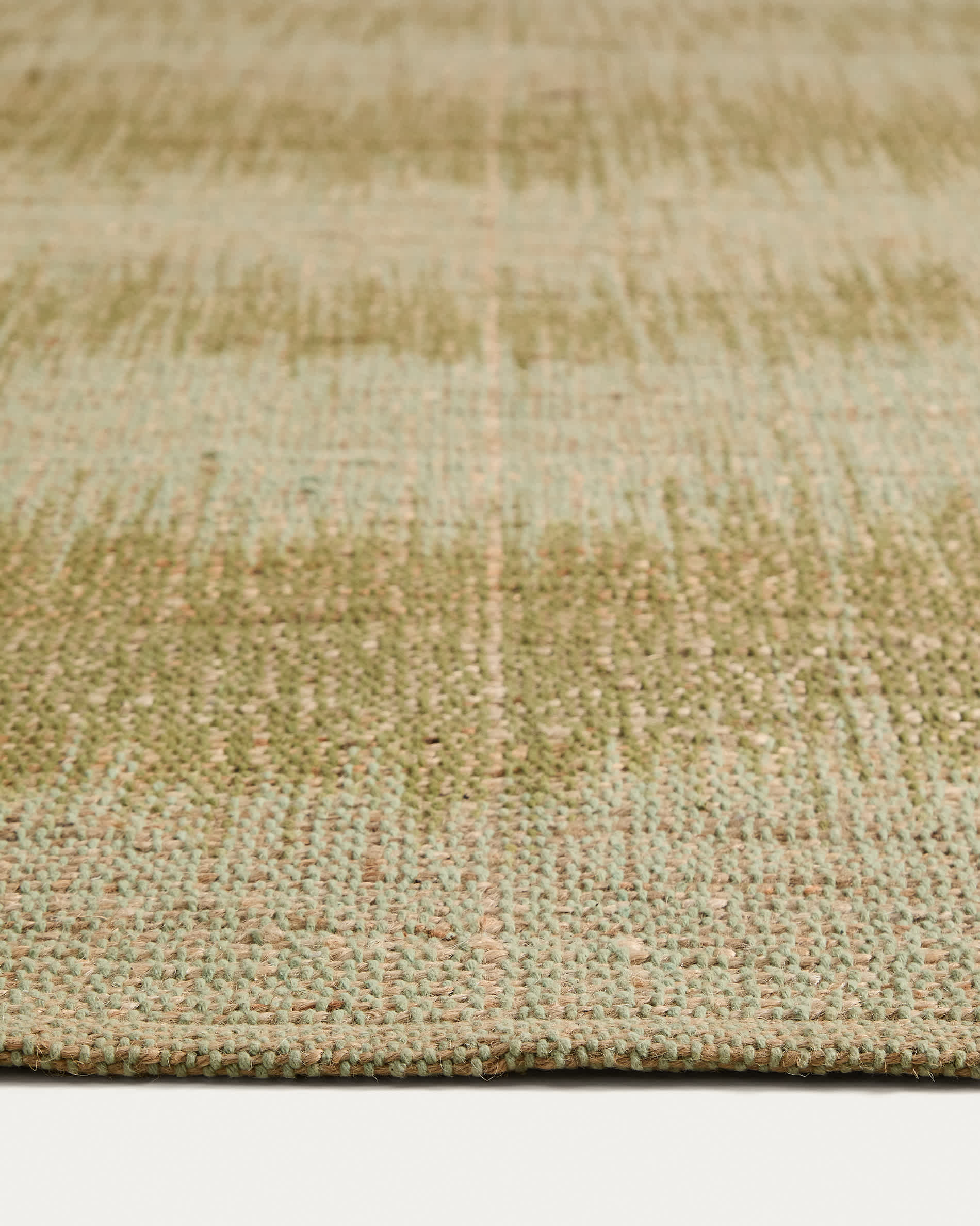 Lirmo green jute rug 160 x 230cm