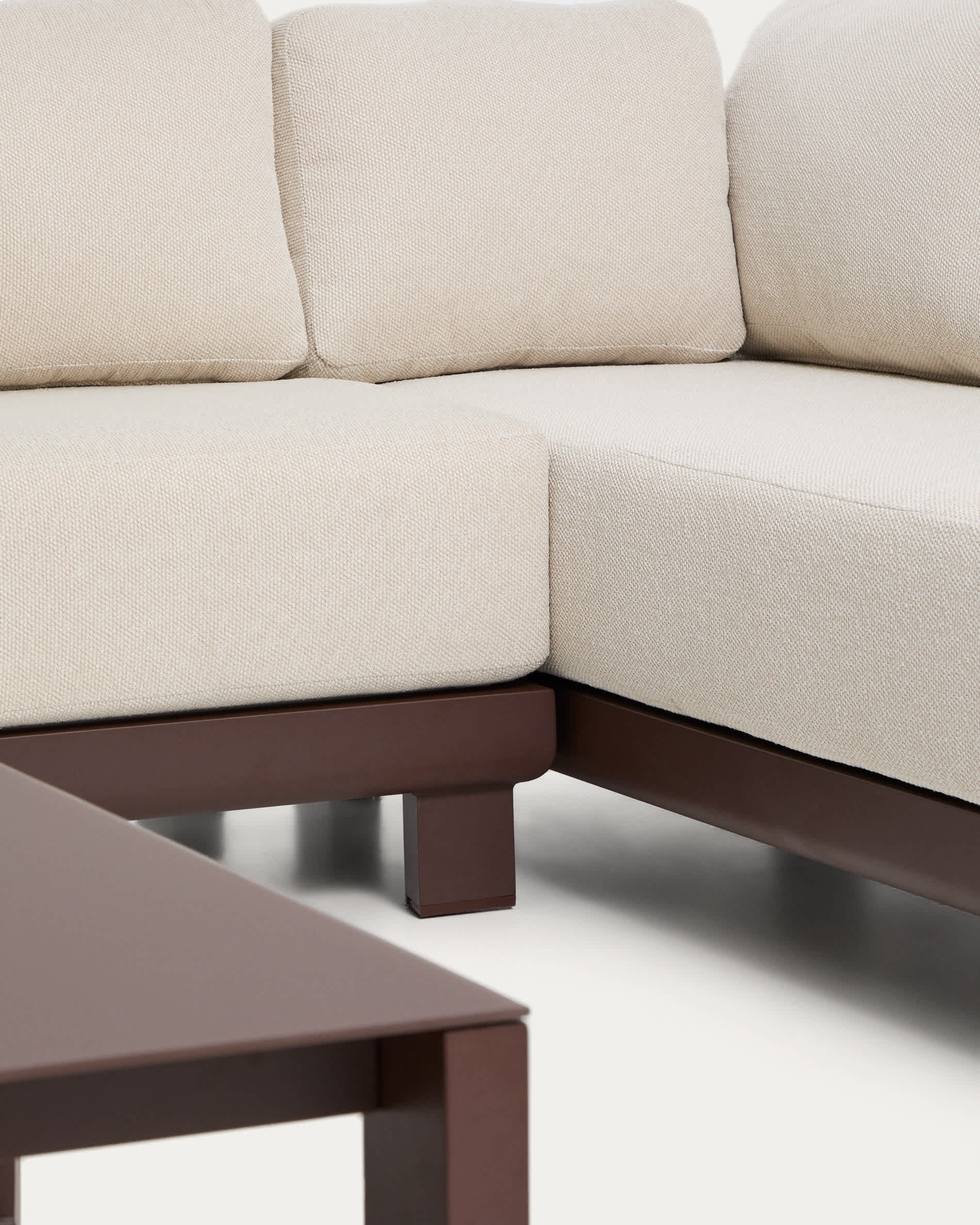 Nerano set with 5-seater corner sofa, armchair and coffee table in tempered glass and brown aluminium