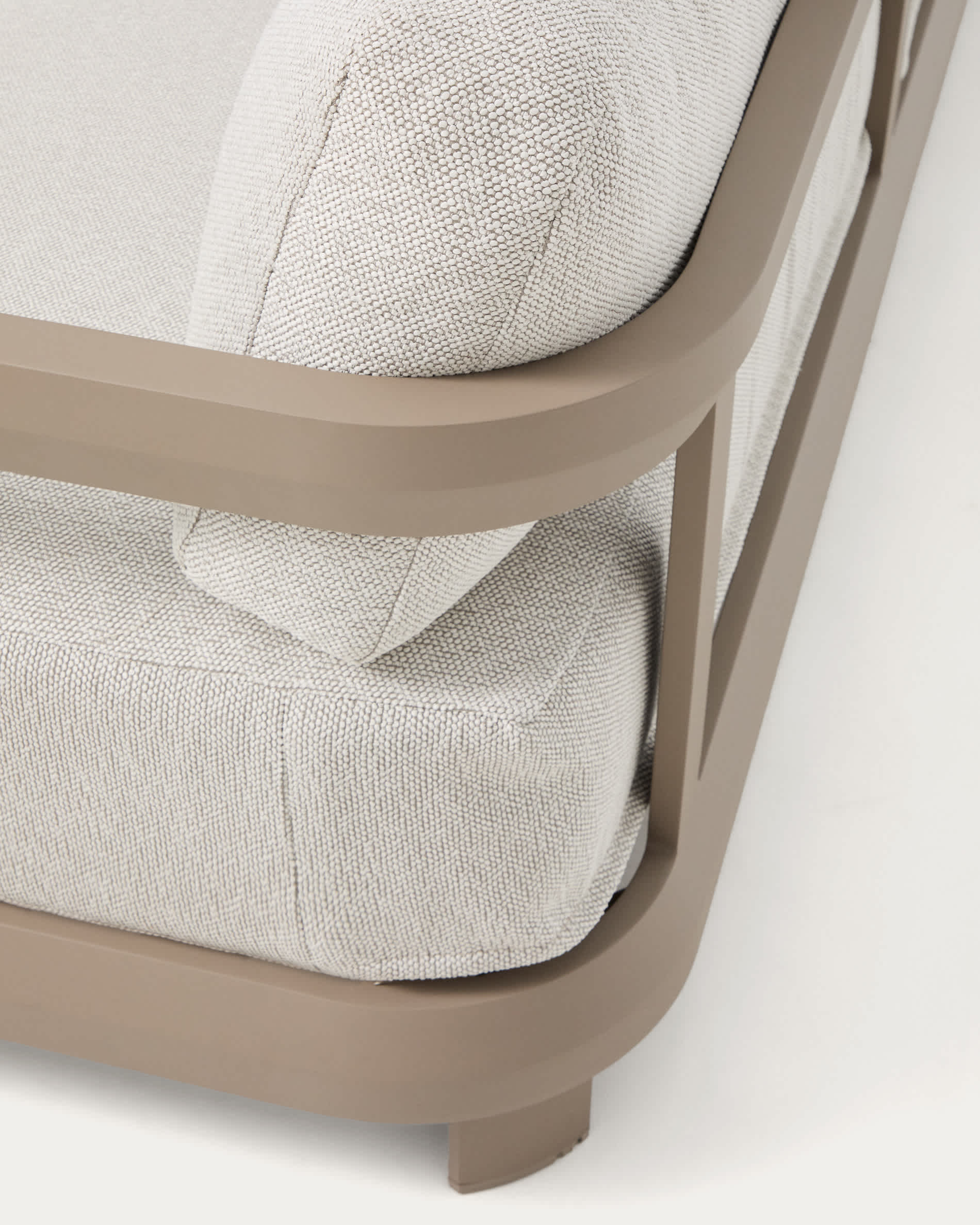 Nerano set with 5-seater corner sofa, armchair and coffee table in tempered glass and taupe aluminium