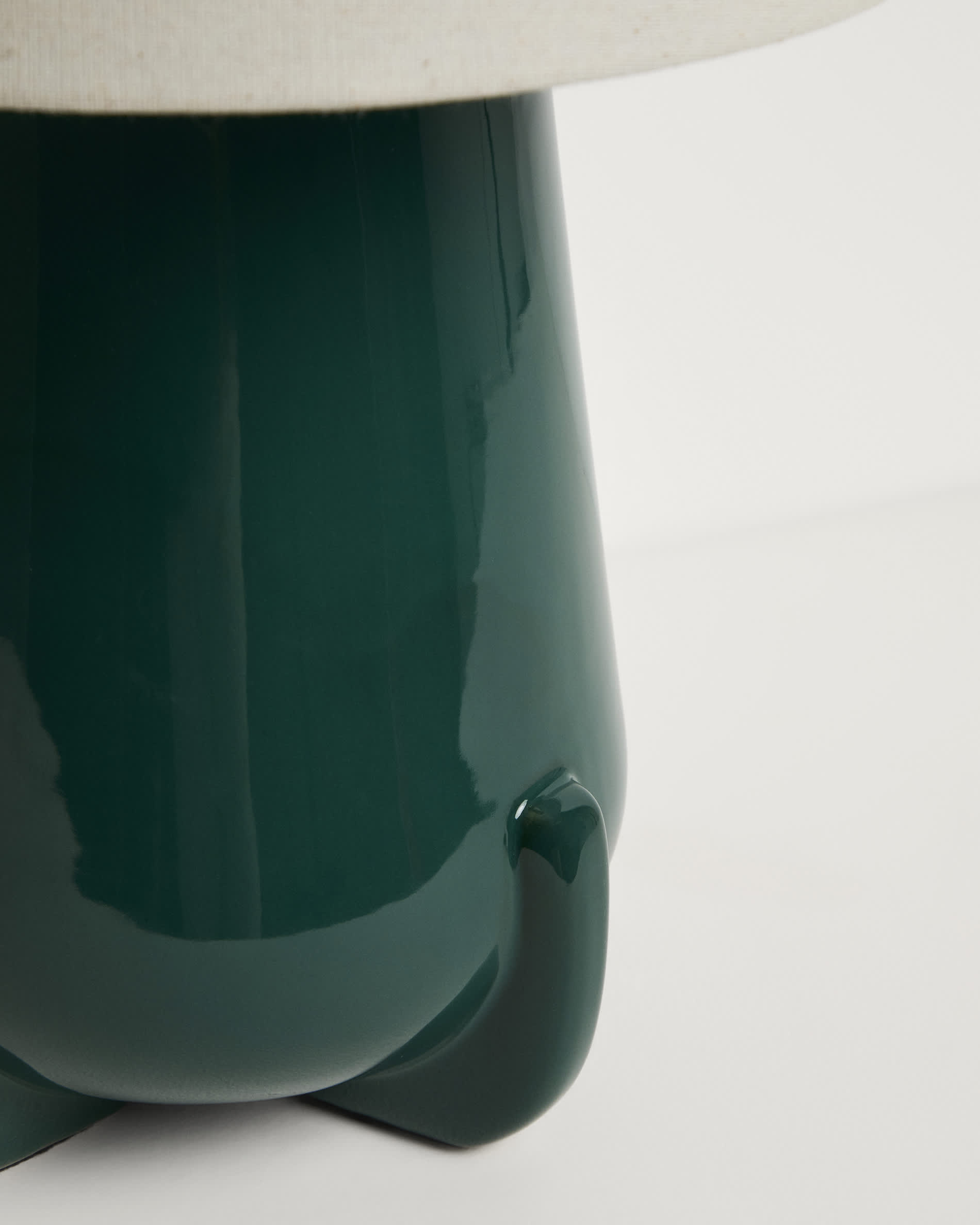 Odra table lamp in green ceramic with glossy finish