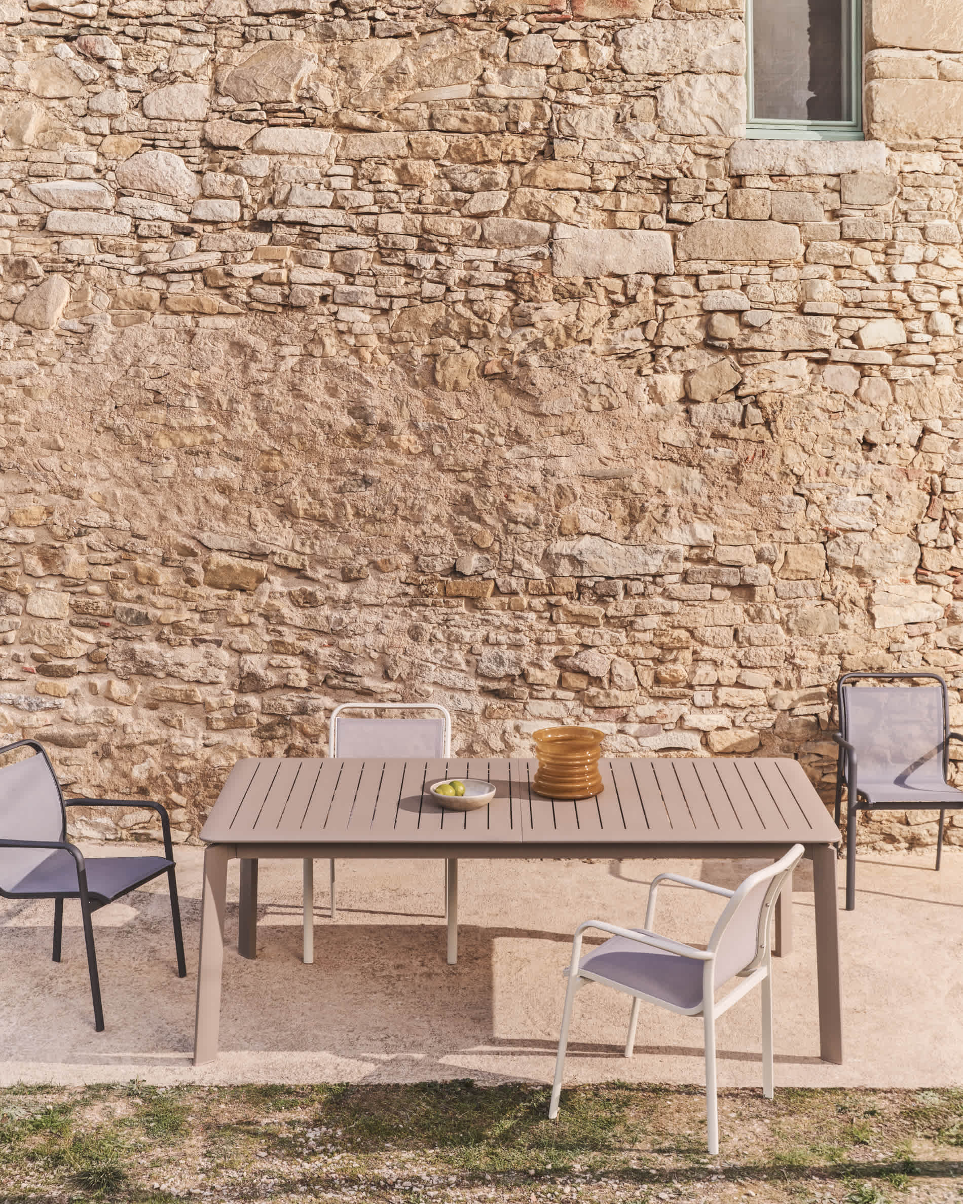 Brela taupe extendable aluminium table 205(287) x 100cm