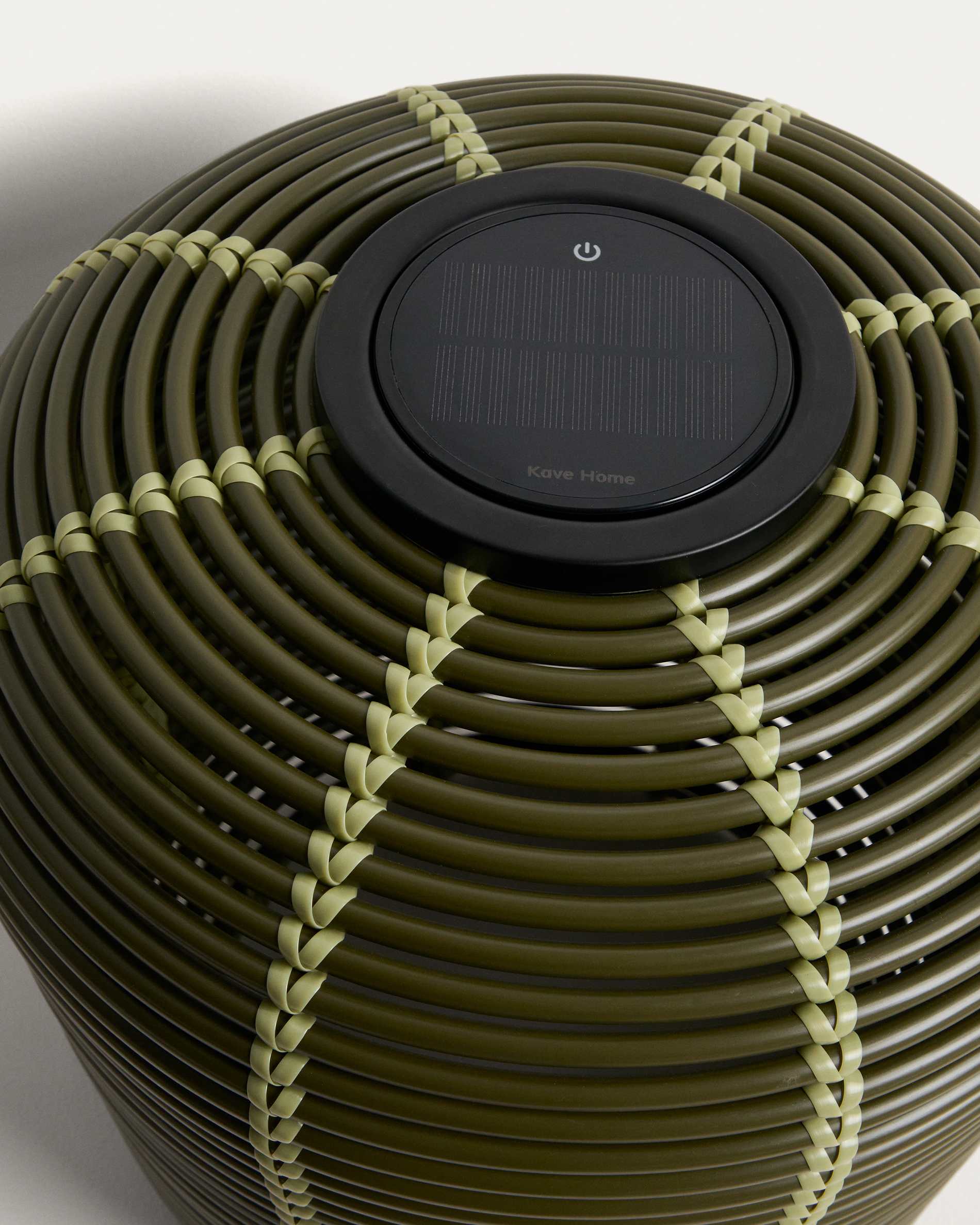 Garoina outdoor solar LED table lamp in green synthetic rattan Ø35cm
