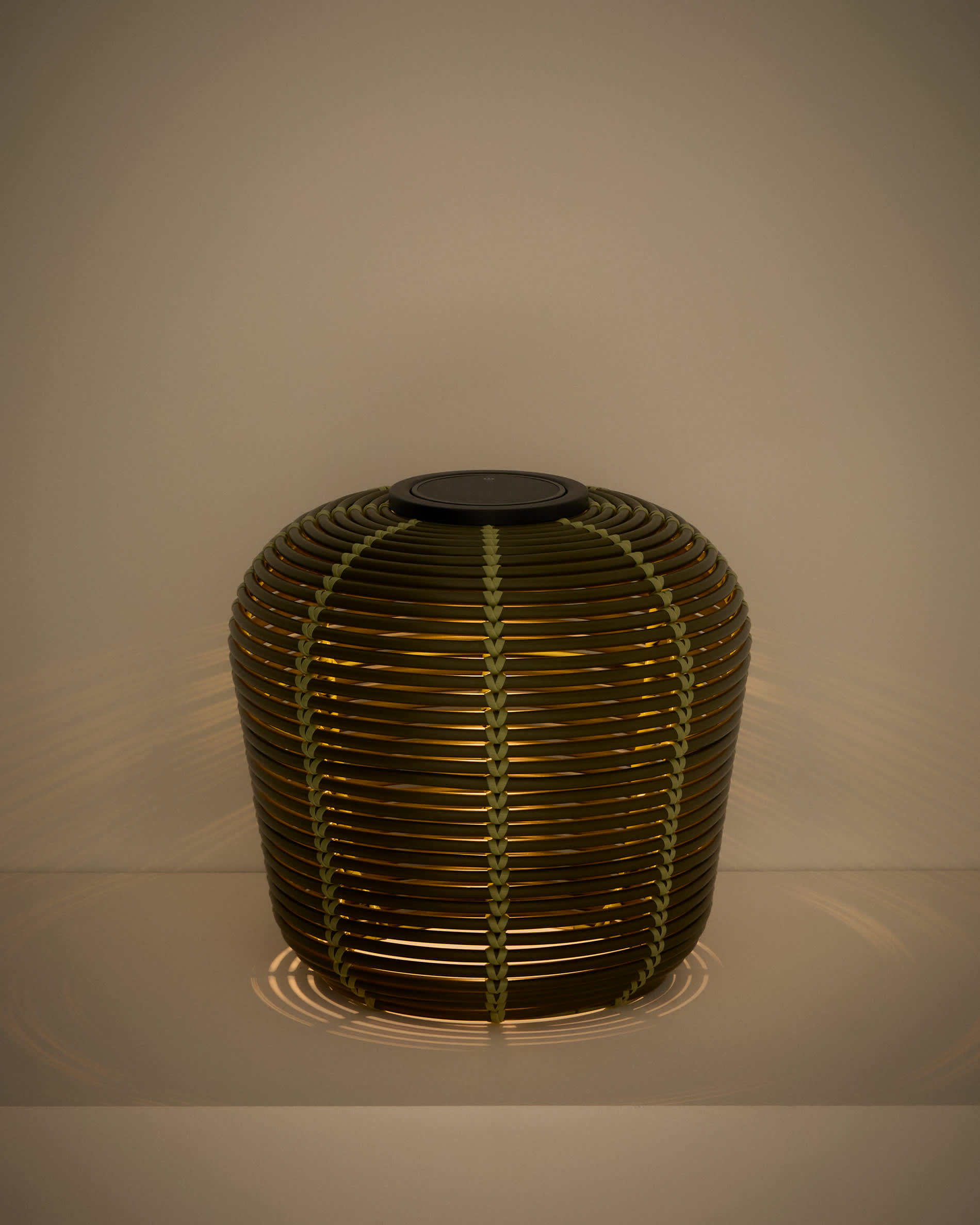Garoina outdoor solar LED table lamp in green synthetic rattan Ø35cm