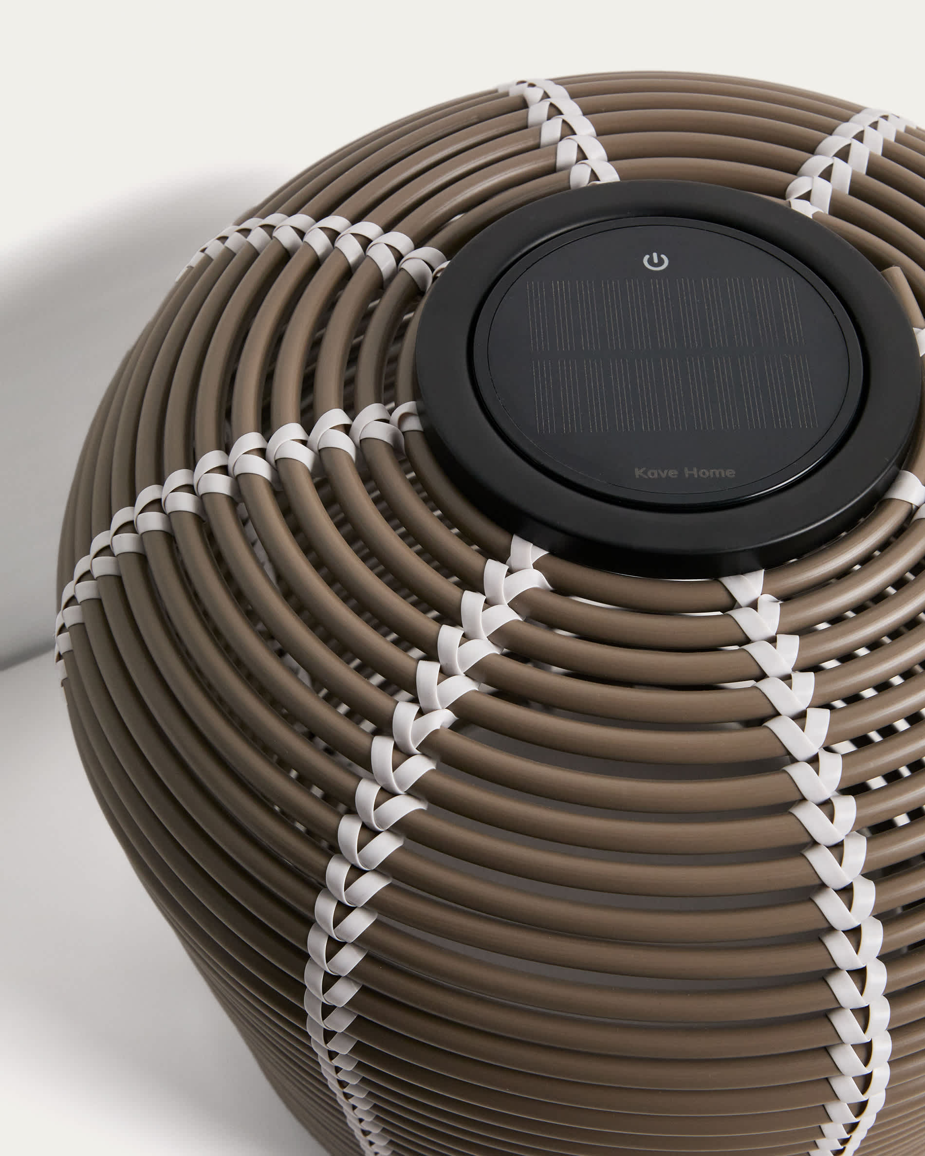 Garoina outdoor solar LED table lamp in taupe synthetic rattan Ø35cm