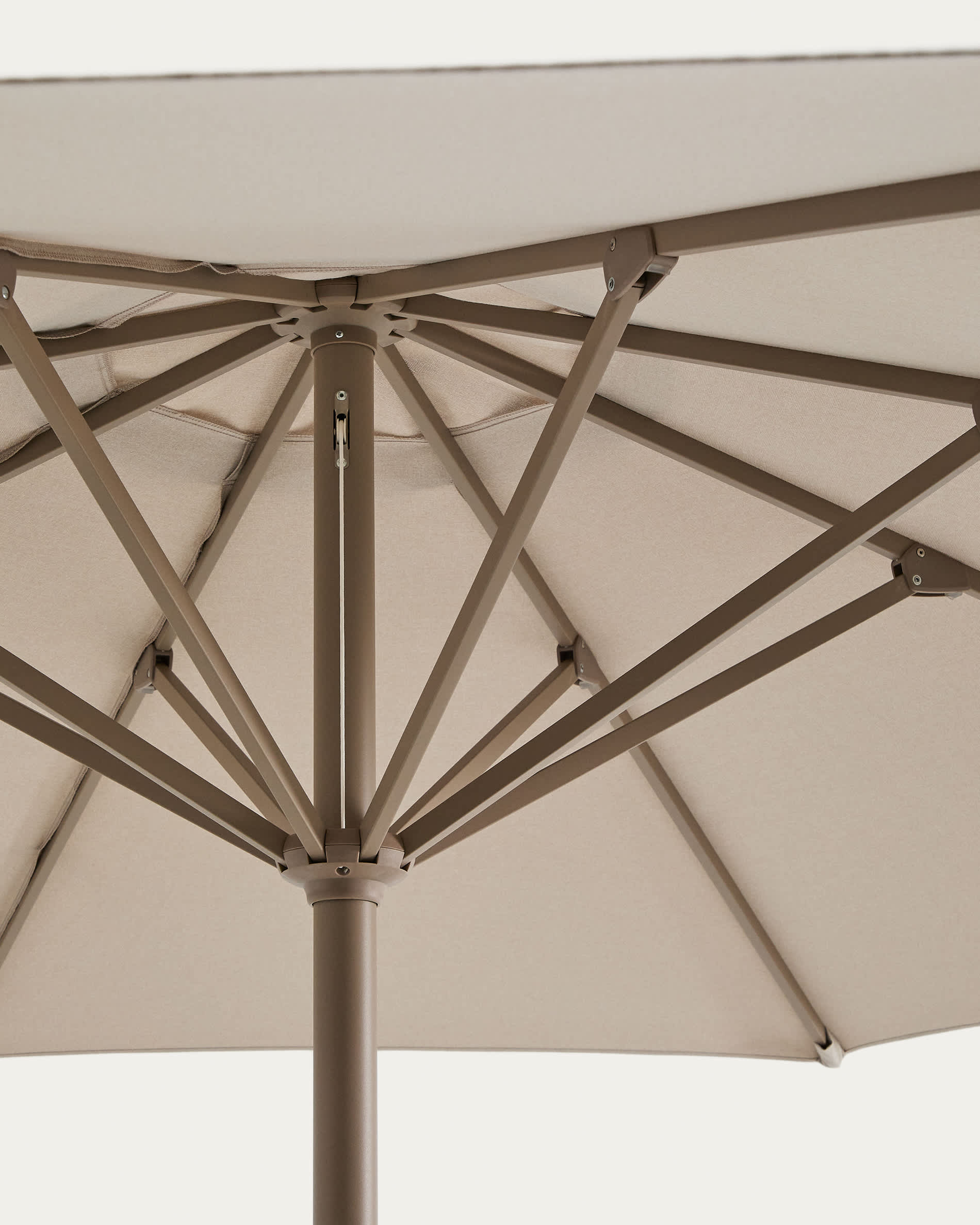 Milna beige parasol with central pole and taupe steel structure Ø300cm