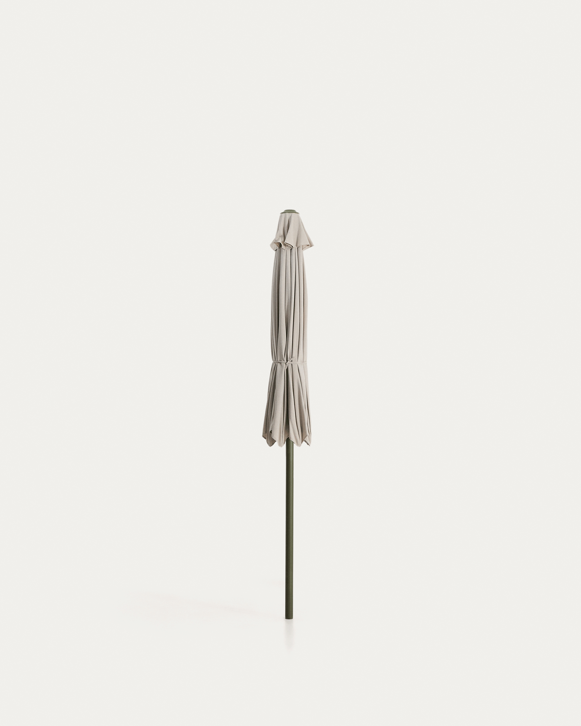 Milna beige parasol with central pole and green steel structure Ø300cm