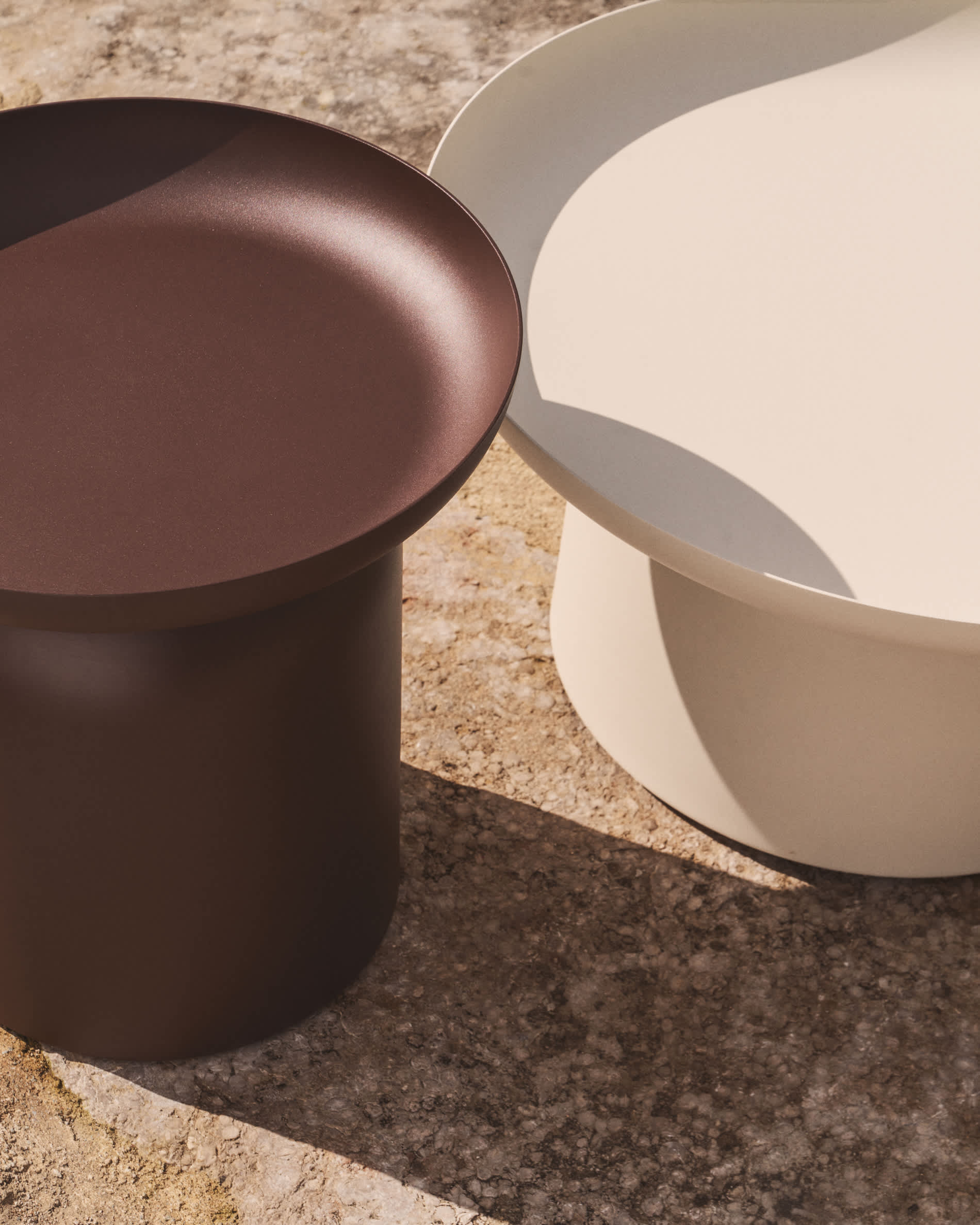 Arcola side table in brown aluminium Ø45cm