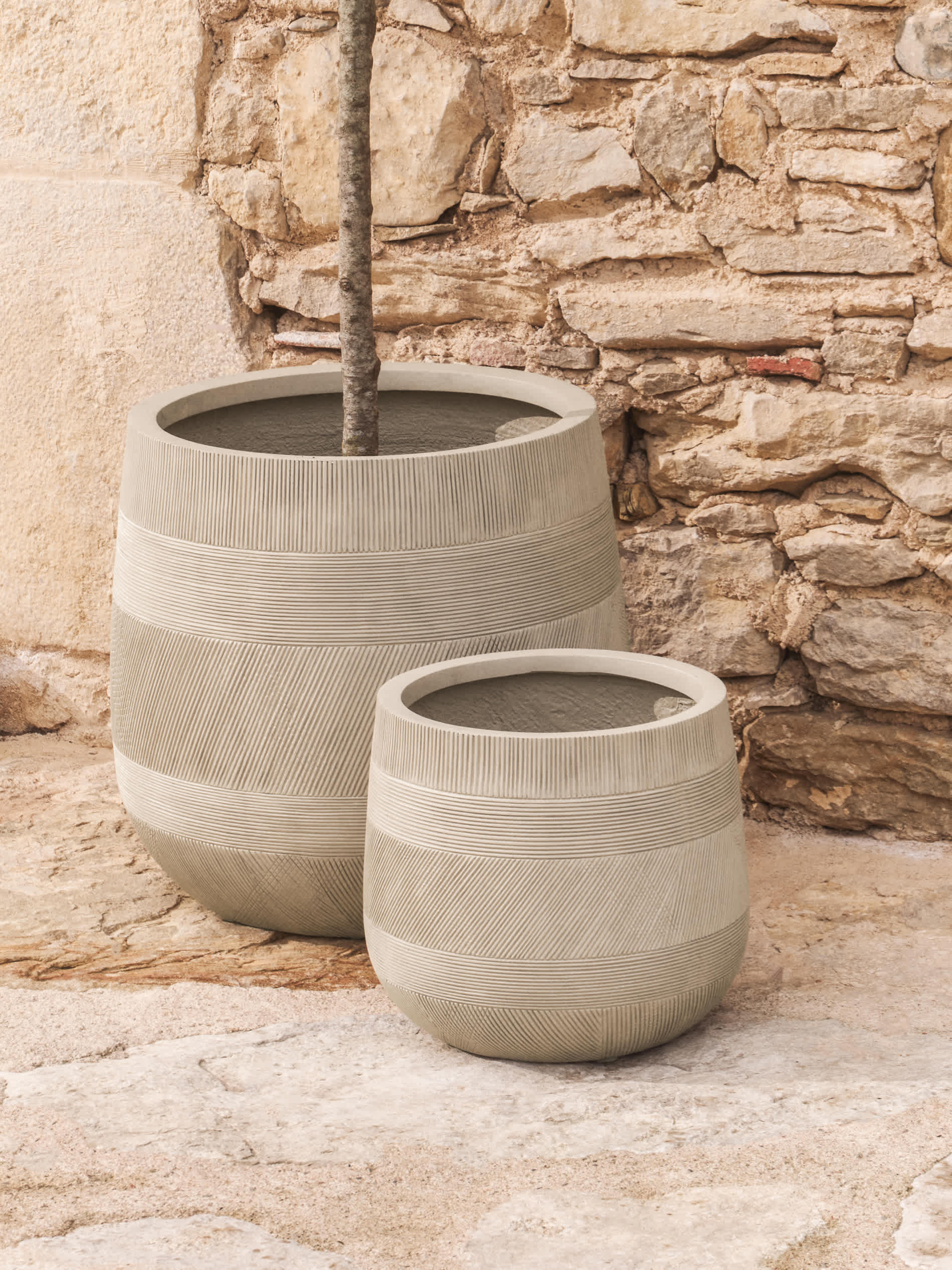 Tival set of 2 beige cement-effect planters Ø 50cm/Ø 34cm