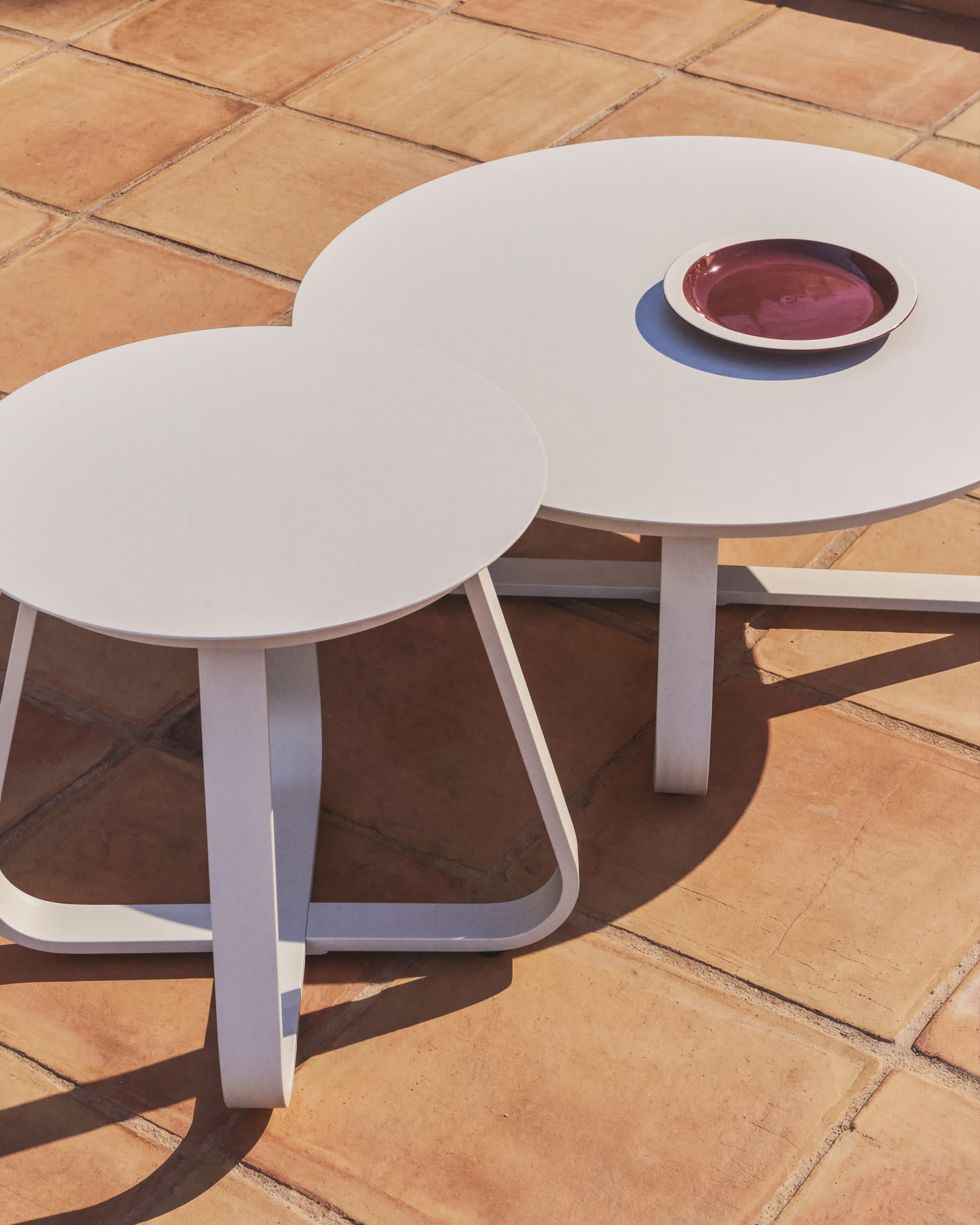 Tamaris ecru aluminium outdoor side table Ø48cm