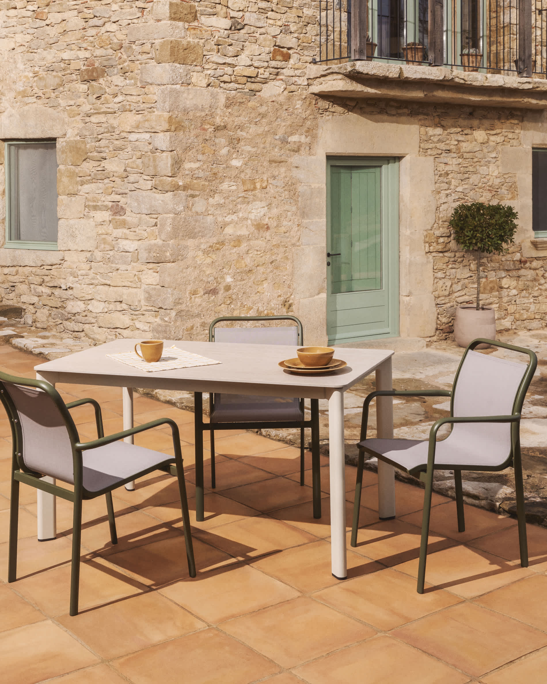 Anafi table in sintered stone and ecru aluminium 180 x 90 cm