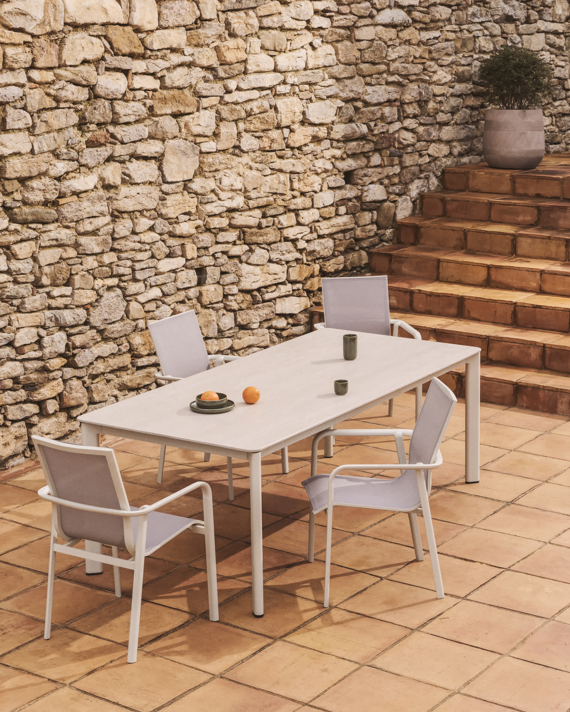 Anafi table in sintered stone and ecru aluminium 220 x 100 cm
