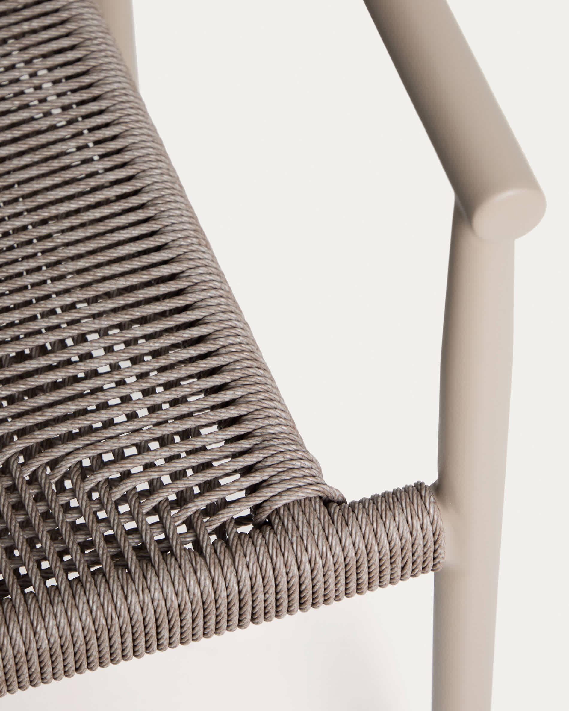 Set with Brela aluminium extendable table and 6 Livadia stackable chairs in taupe aluminium and synthetic rope cord 205(287) x 100cm
