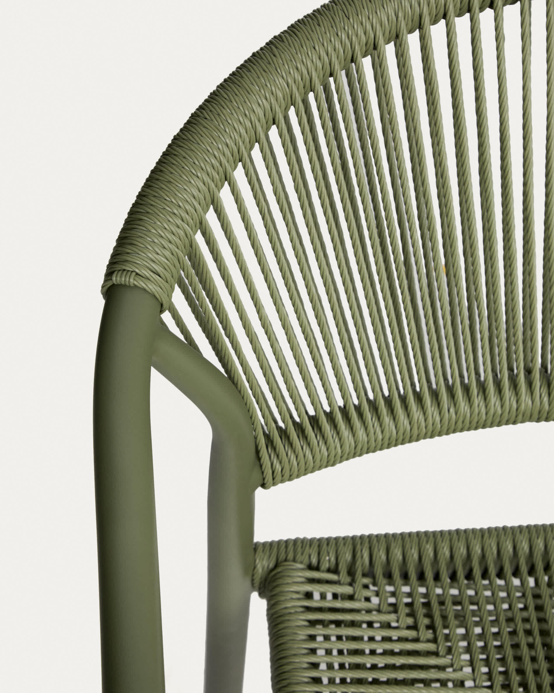 Set with Brela aluminium extendable table and 6 Livadia stackable chairs in green aluminium and synthetic rope cord 205(287) x 100cm
