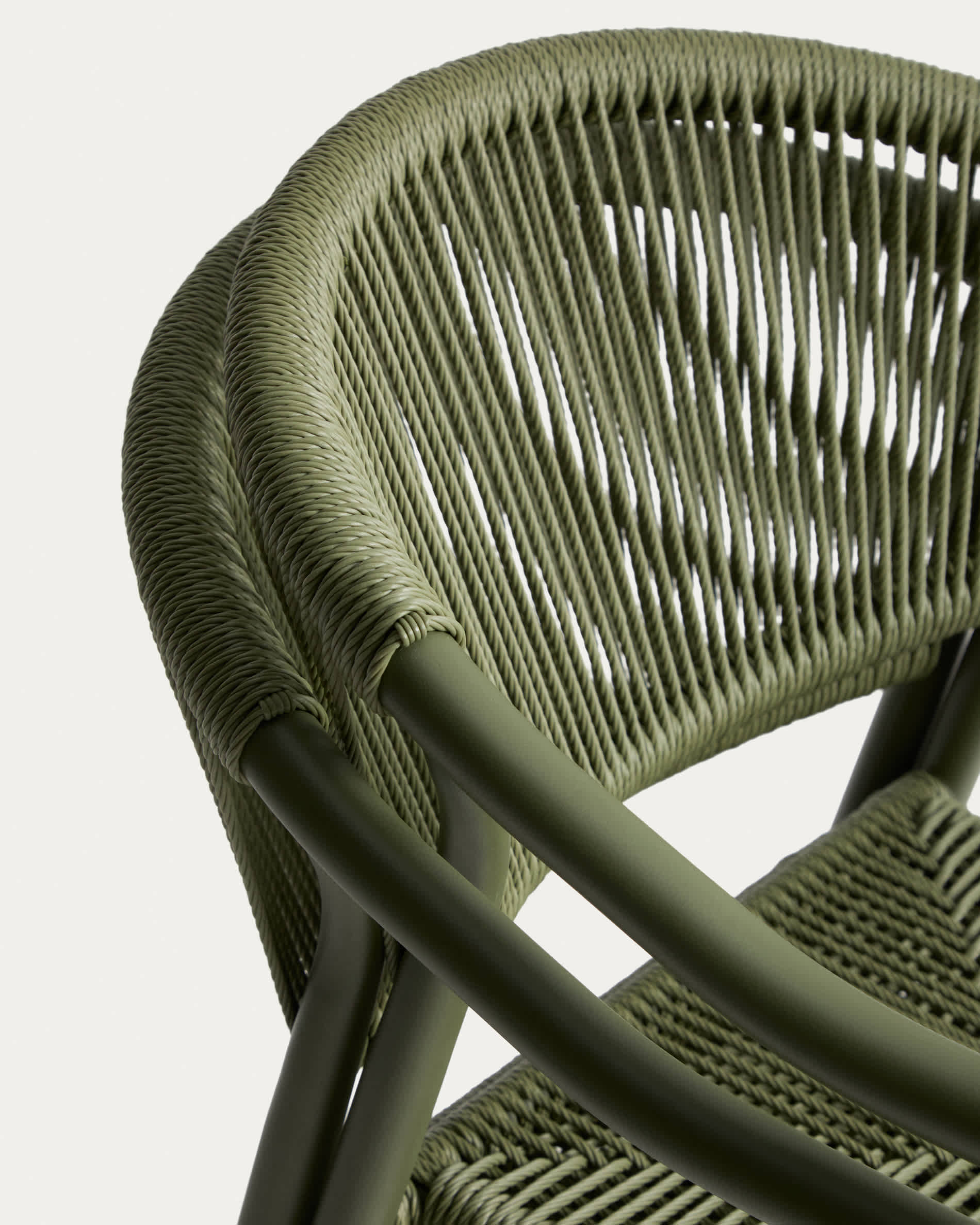 Set with Brela aluminium extendable table and 6 Livadia stackable chairs in green aluminium and synthetic rope cord 205(287) x 100cm
