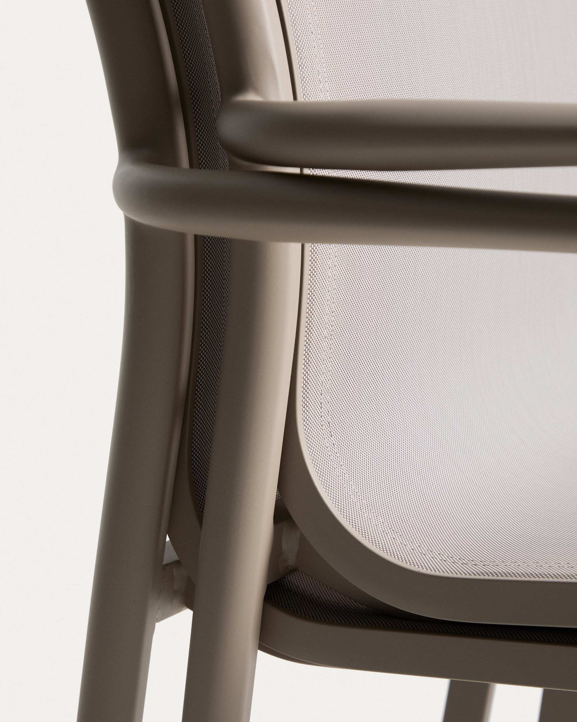 Set with Brela extendable table in taupe aluminium and 6 Luri chairs in taupe aluminium and beige texteline 205(287)x100cm