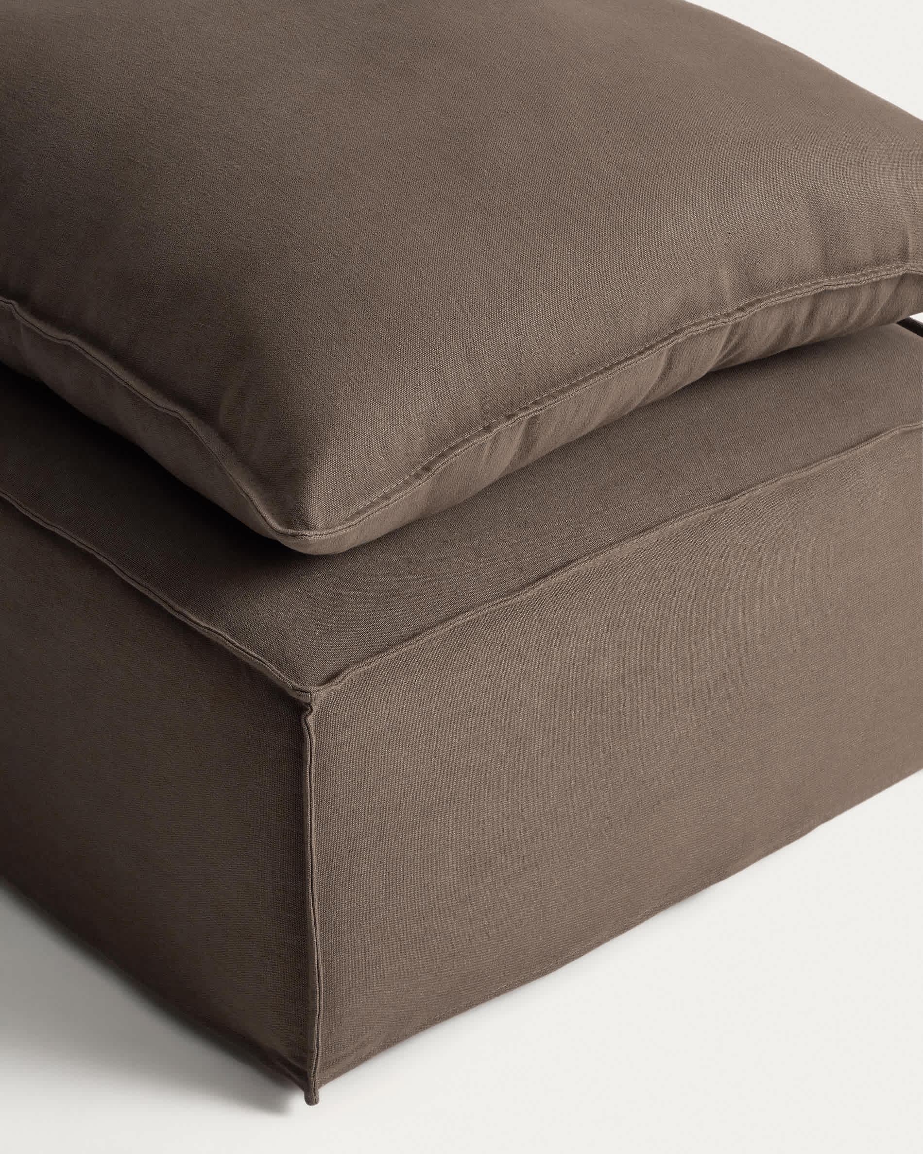 Anarela 100% taupe linen footrest with removable cover and cushion 80 x 80cm FSC Mix Credit
