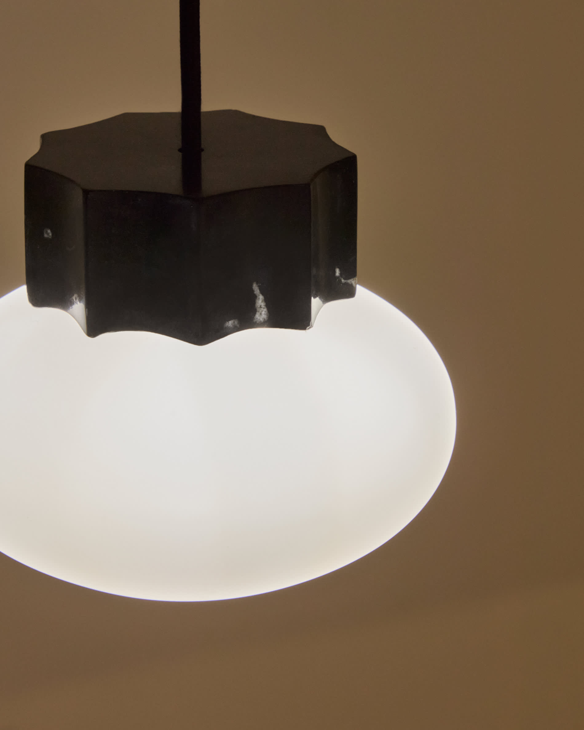 Idela ceiling lamp in smoked glass and black marble Ø15cm