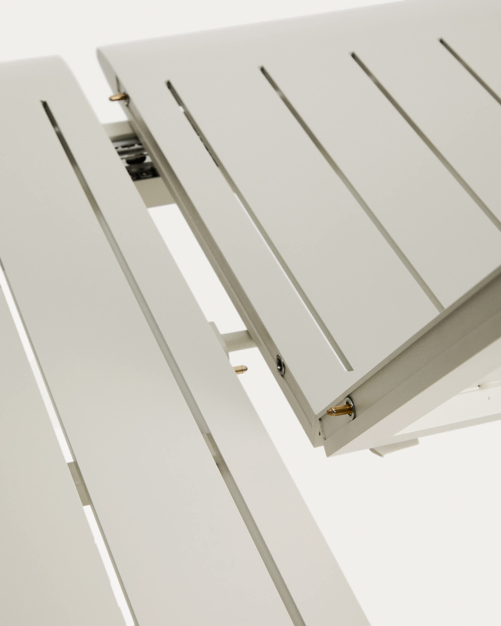 Brela extendable table in natural aluminium 205(287) x 100 cm