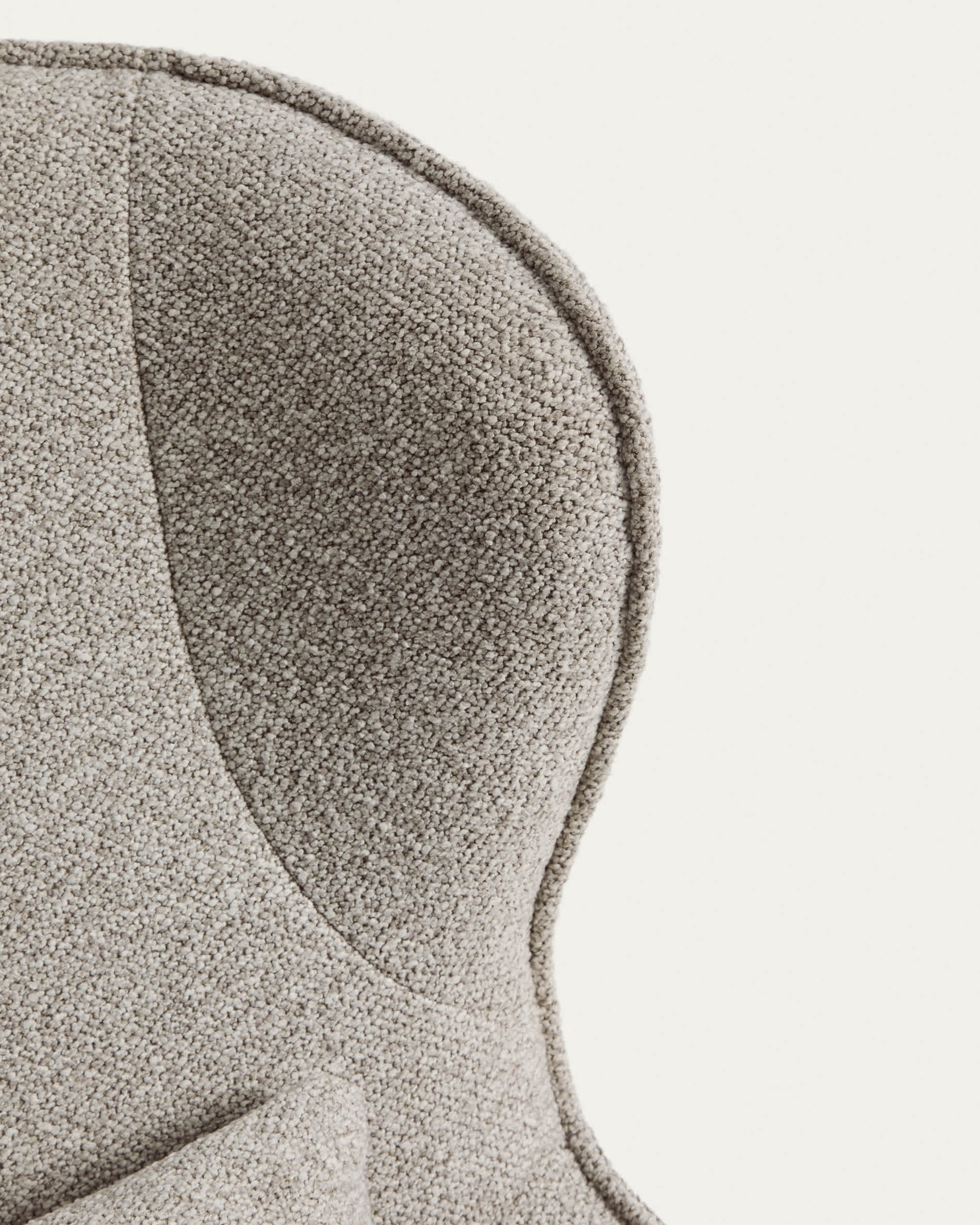 Sorile swivel armchair in beige chenille and steel with black finish FSC 100%