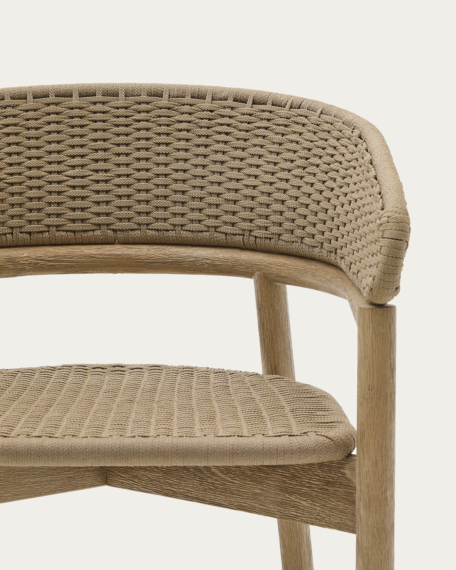 Set with Sori table in solid acacia wood and 4 Arinella chairs in beige solid acacia wood and rope cord 200 x 100cm FSC 100%