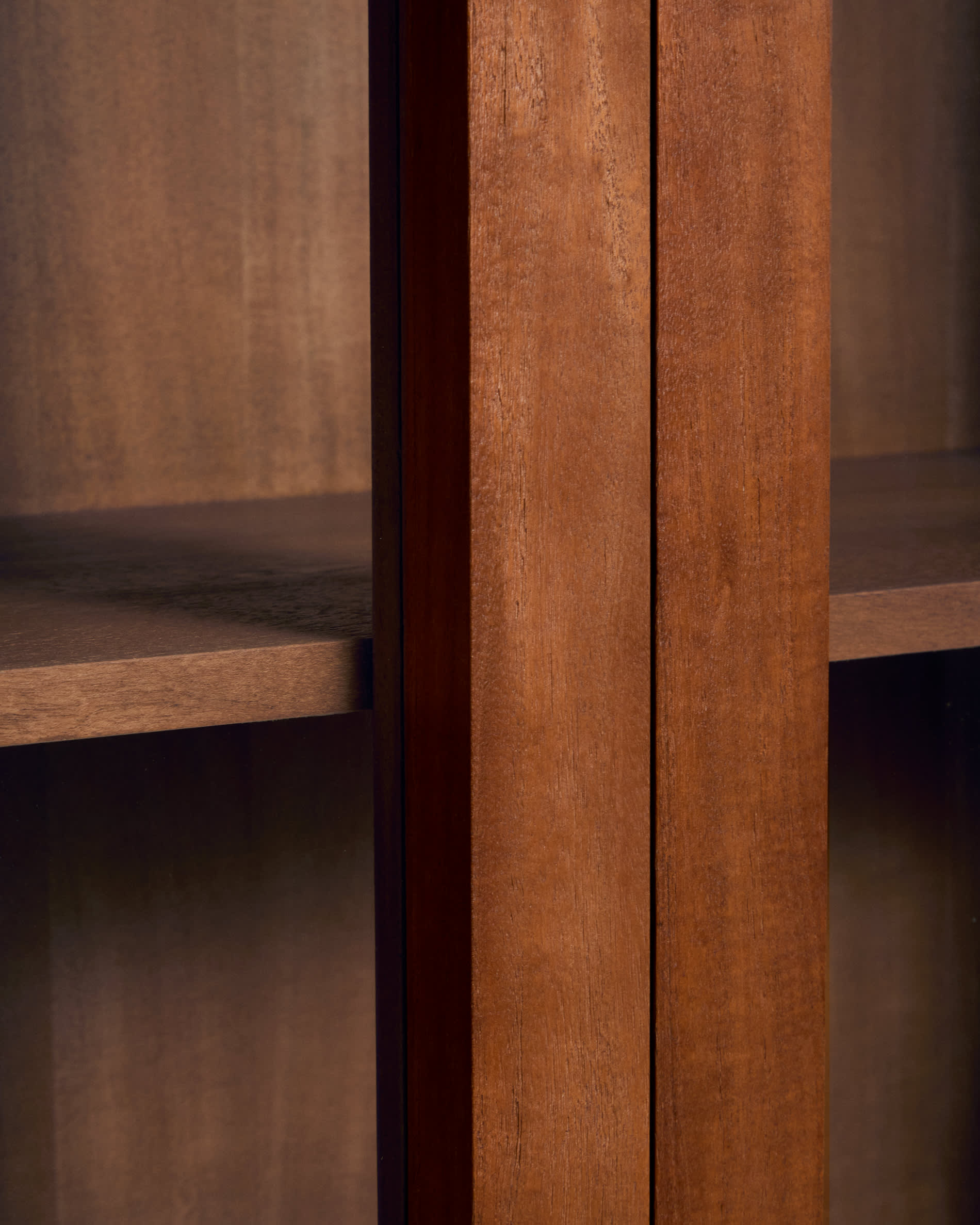 Norani display cabinet in solid acacia wood and acacia veneer 110 x 185 cm