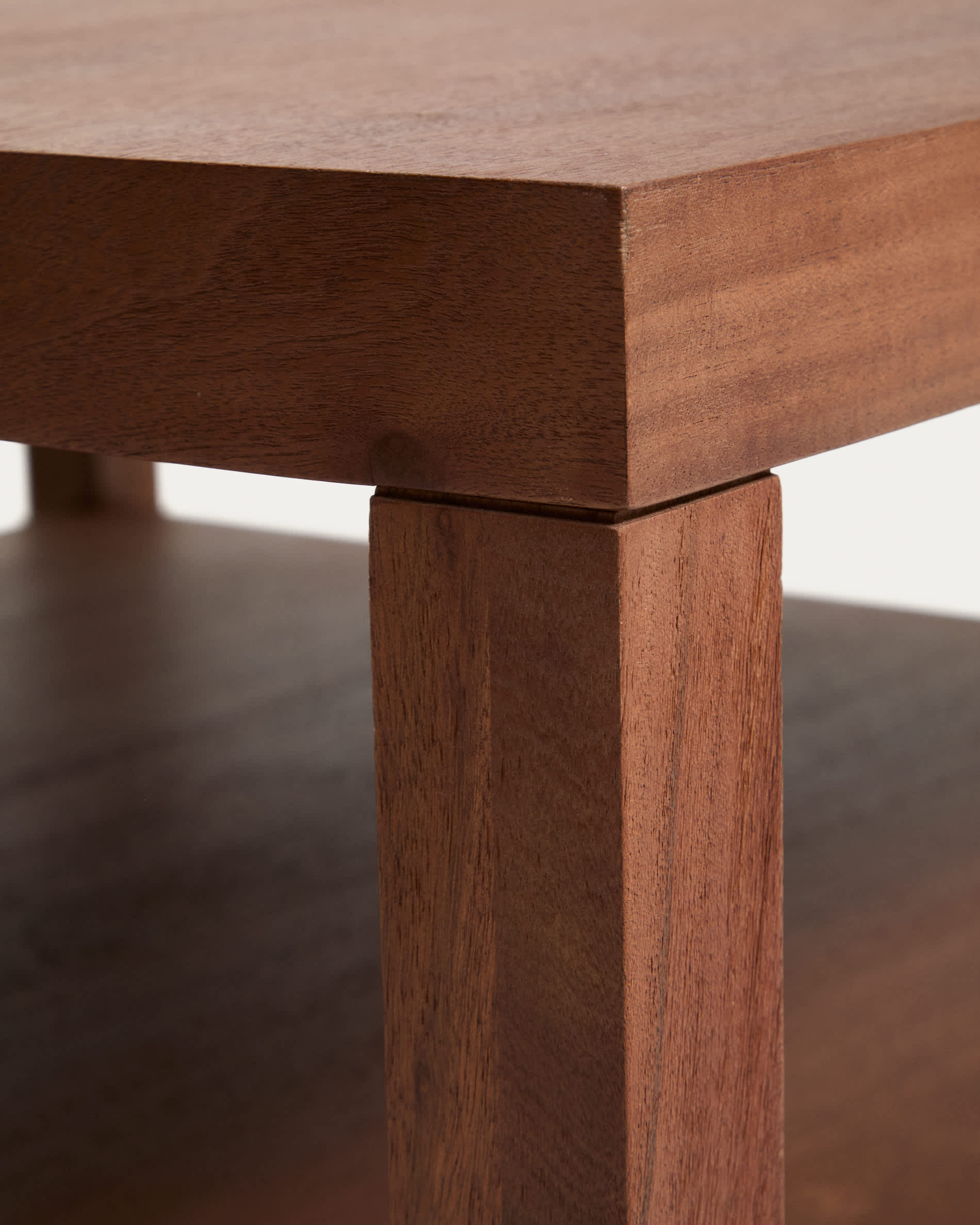 Norani side table in solid acacia wood and acacia veneer 90 x 90 cm