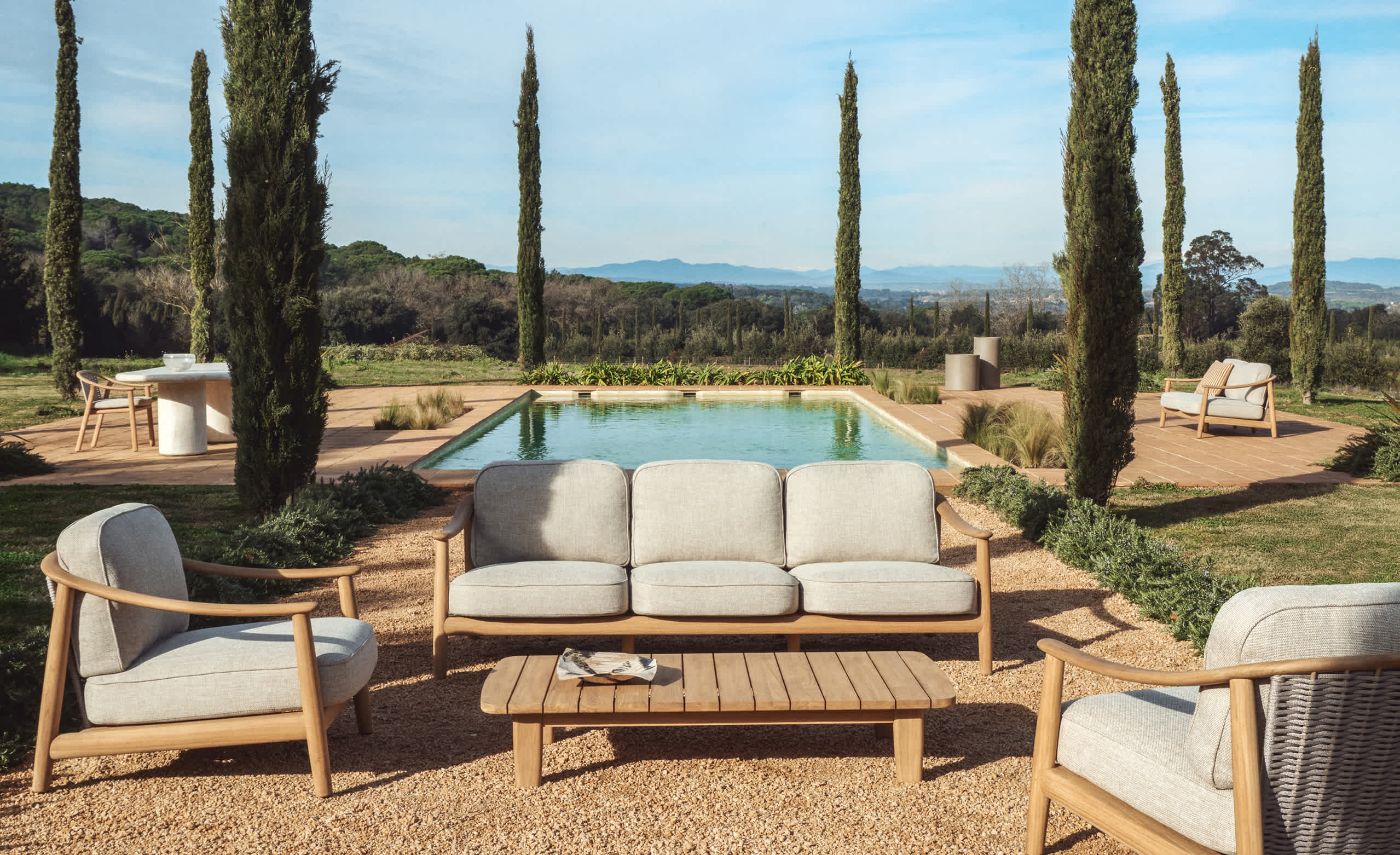 STL - ELUNDA SELECTED