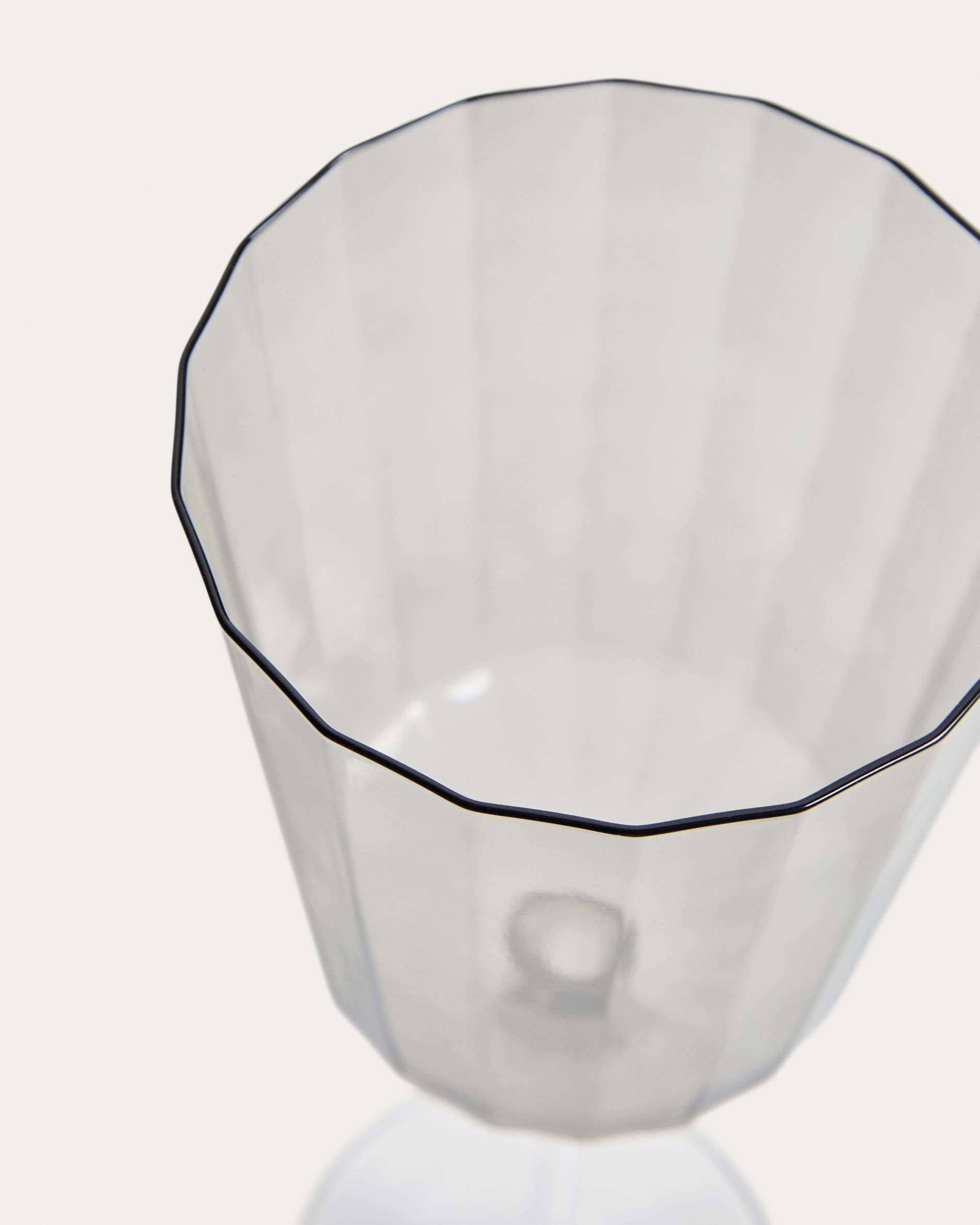 Clarien grey wine glass, 39.5 cl