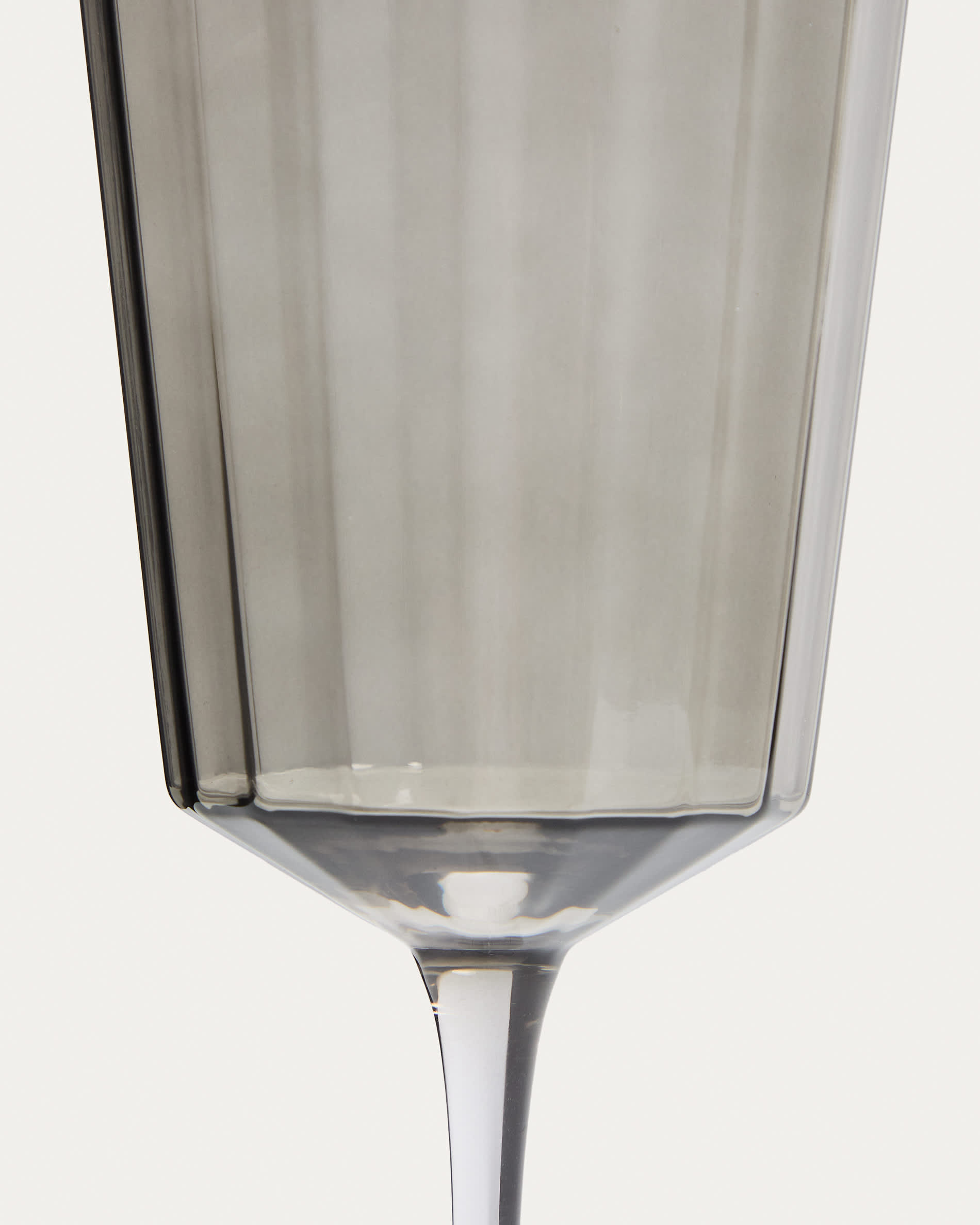 Clarien grey wine glass, 39.5 cl