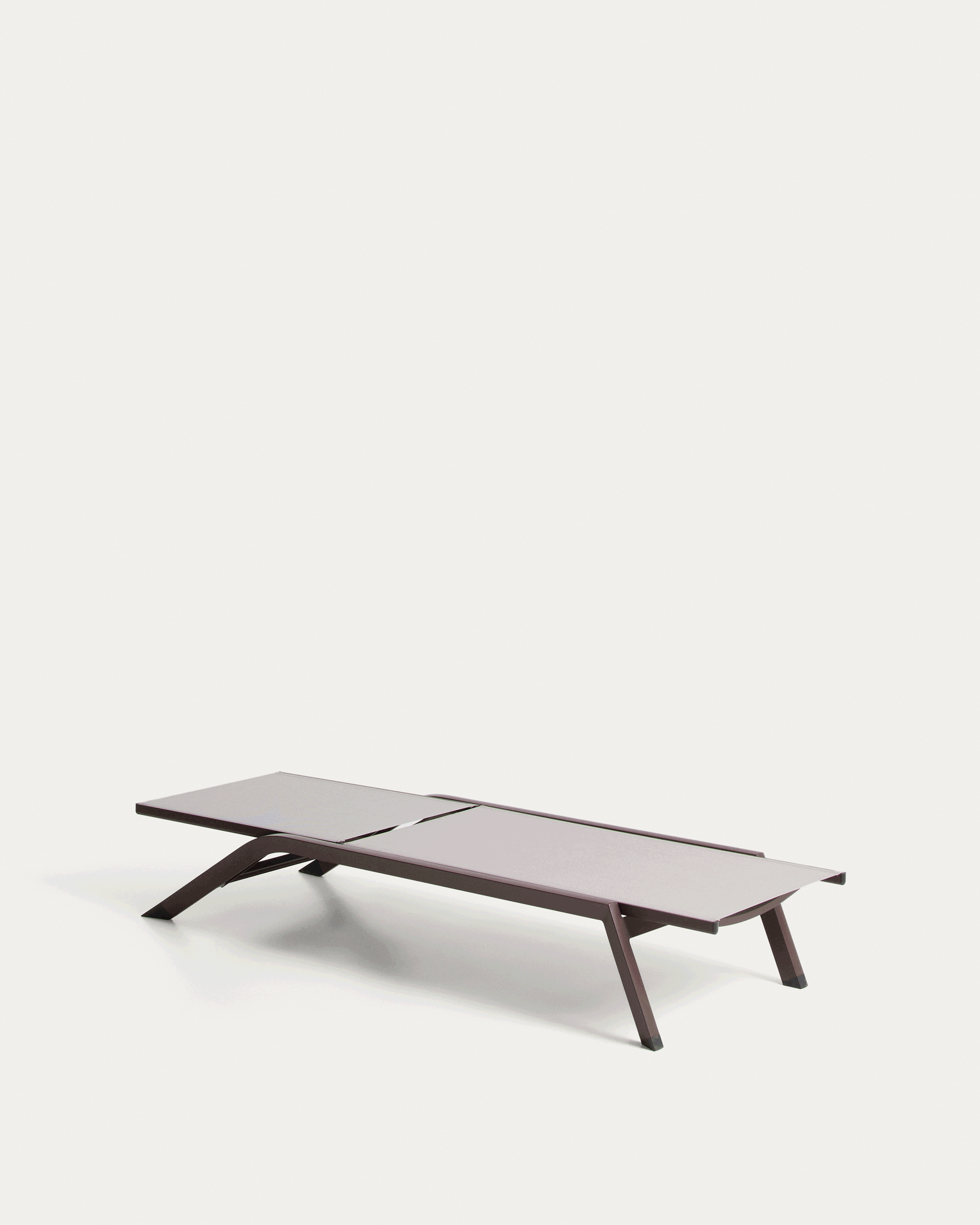 Stackable Capraia sun lounger in brown aluminium with light brown texteline